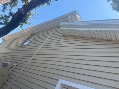 Residential Seamless Gutter Solutions in Tampa FL