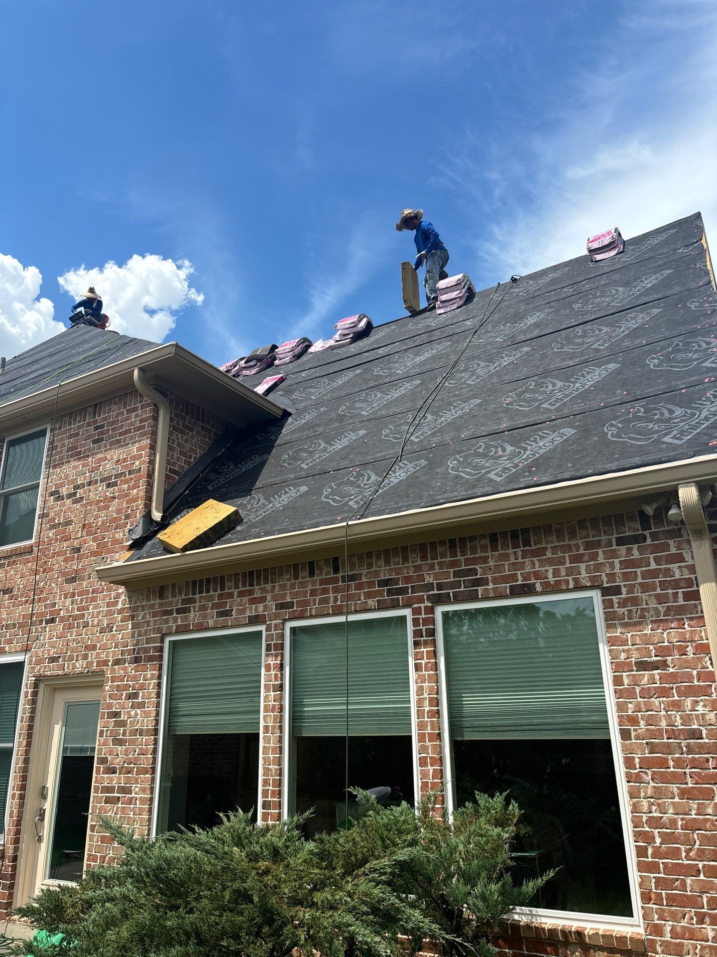 Residential Roofing Installation using Owen's Corning Duration (Lifetime) Shingles by Roof Repair Company