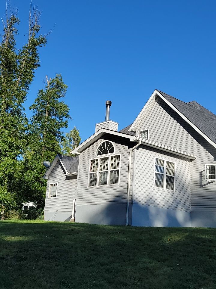 Brand: Atlas Pinnacle Color: Pristine Scotchgarde Black Drip: White by Eagle Eye Roofing