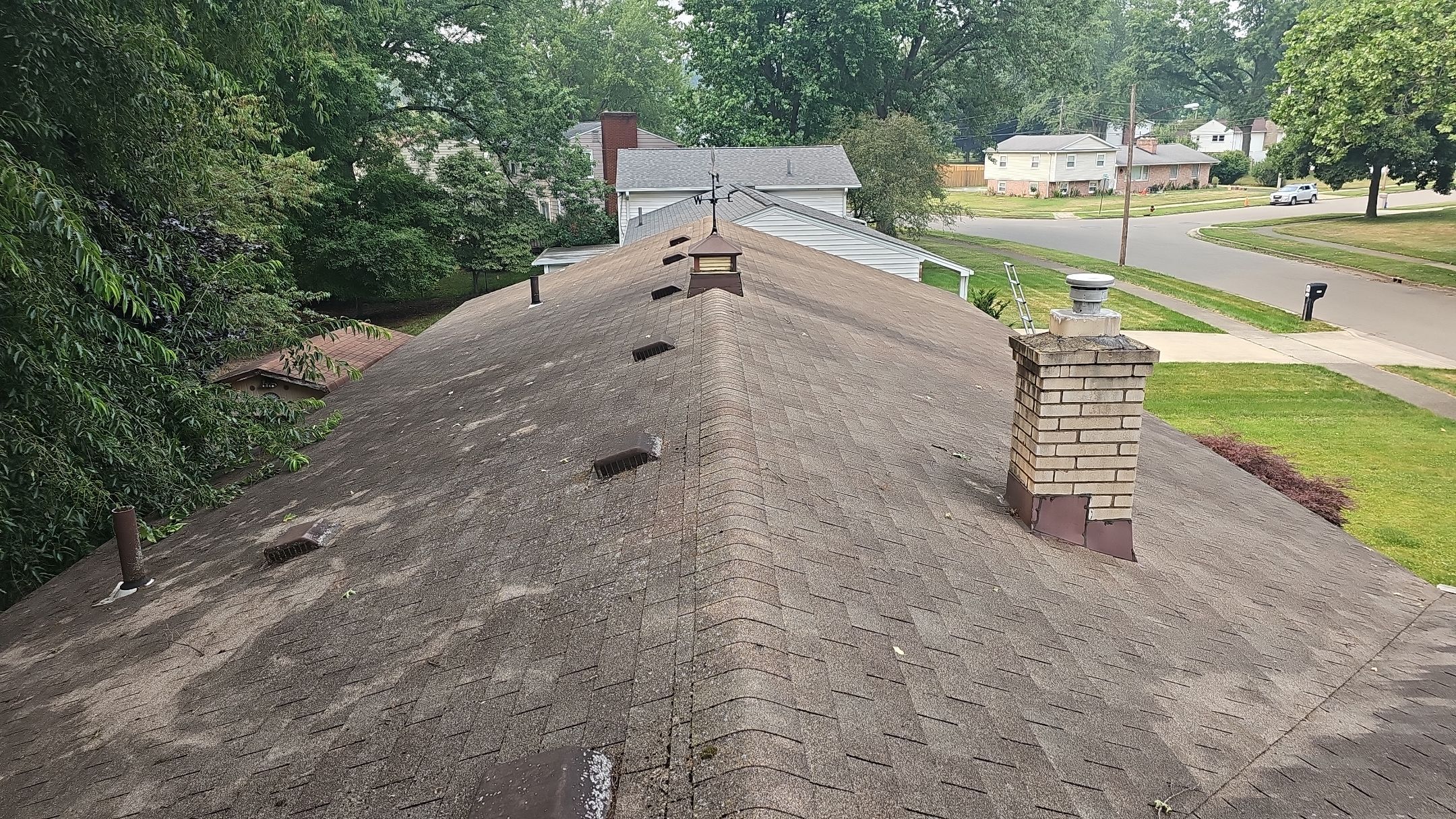 ATLAS PINNACLE COLOR: BURNT HICKORY by Eagle Eye Roofing