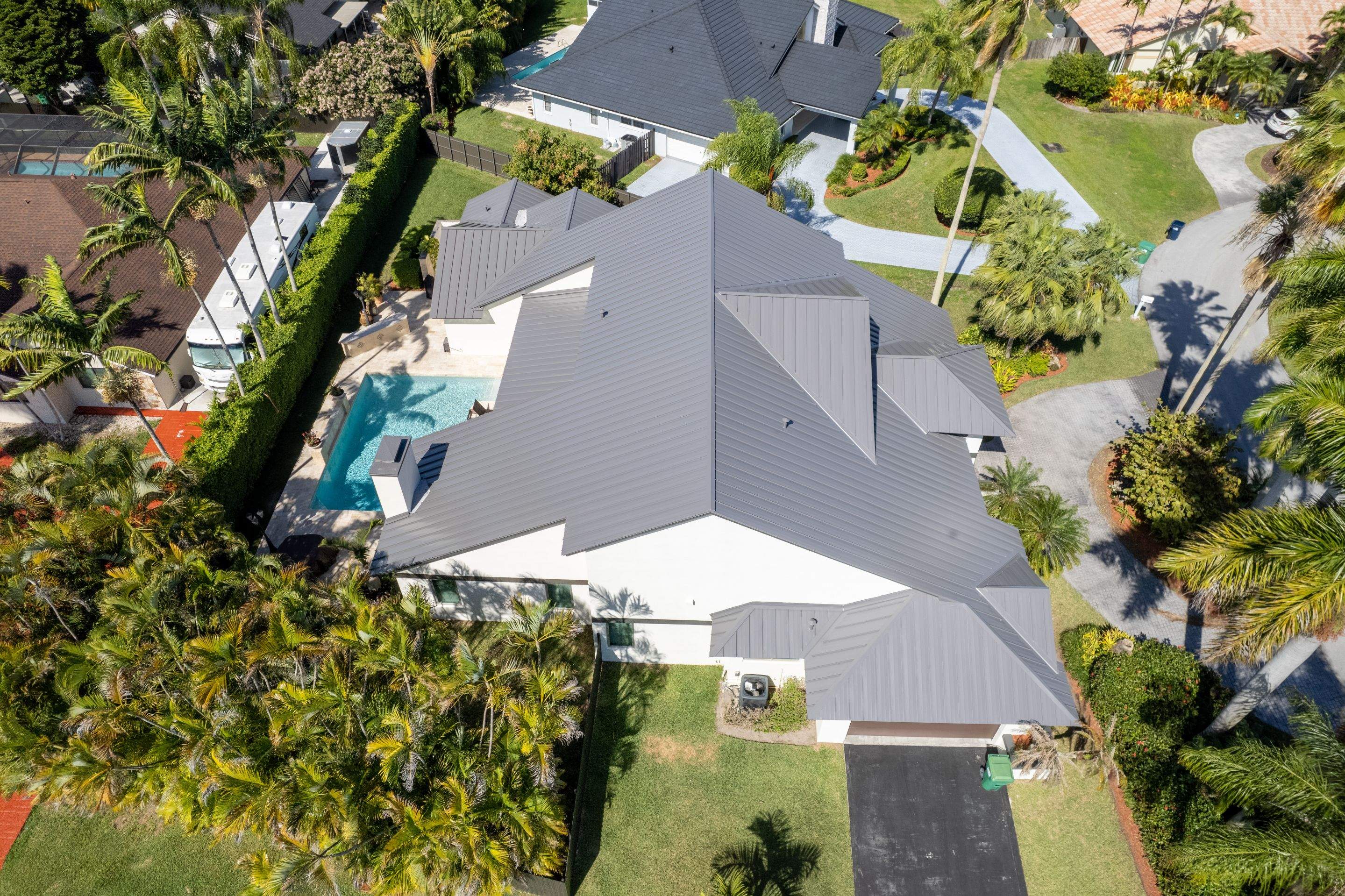 Metal Roof - Galvalume - Charcoal by Istueta Roofing