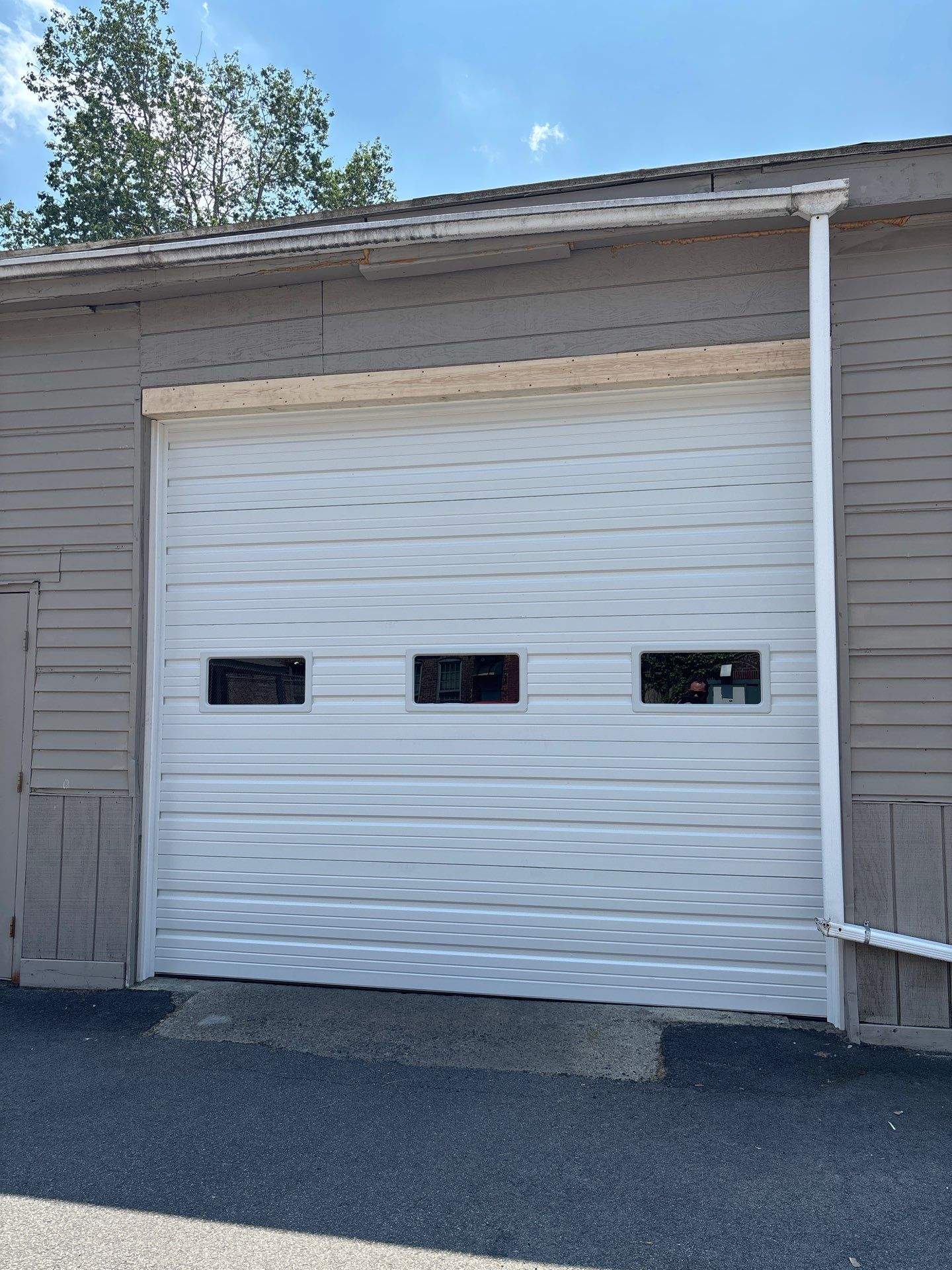 Commercial Door Installation using Industrial Series Garage Door by Keene Door