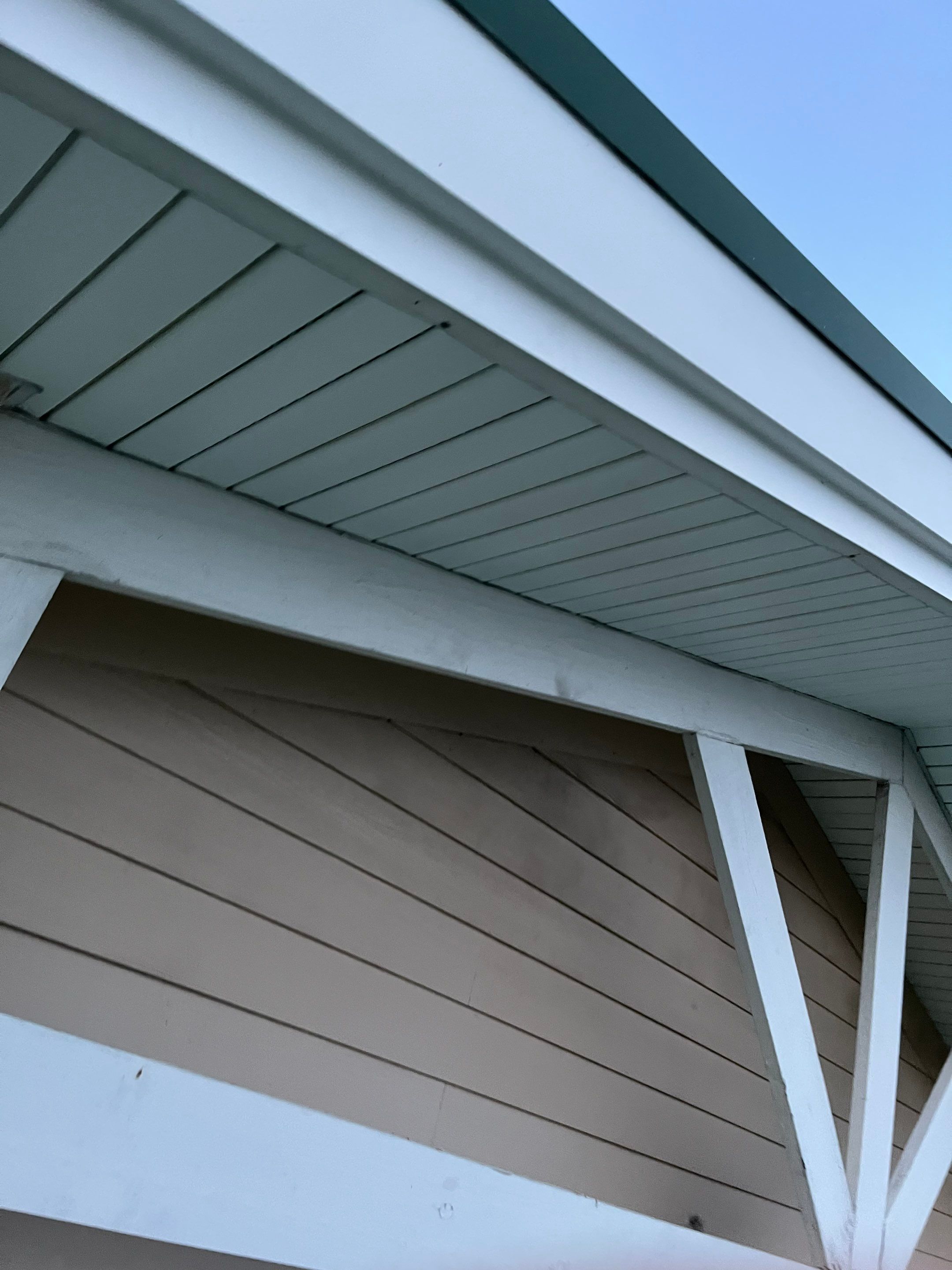 Soffit and Fascia Repair in Sarasota FL by Gutter Professors