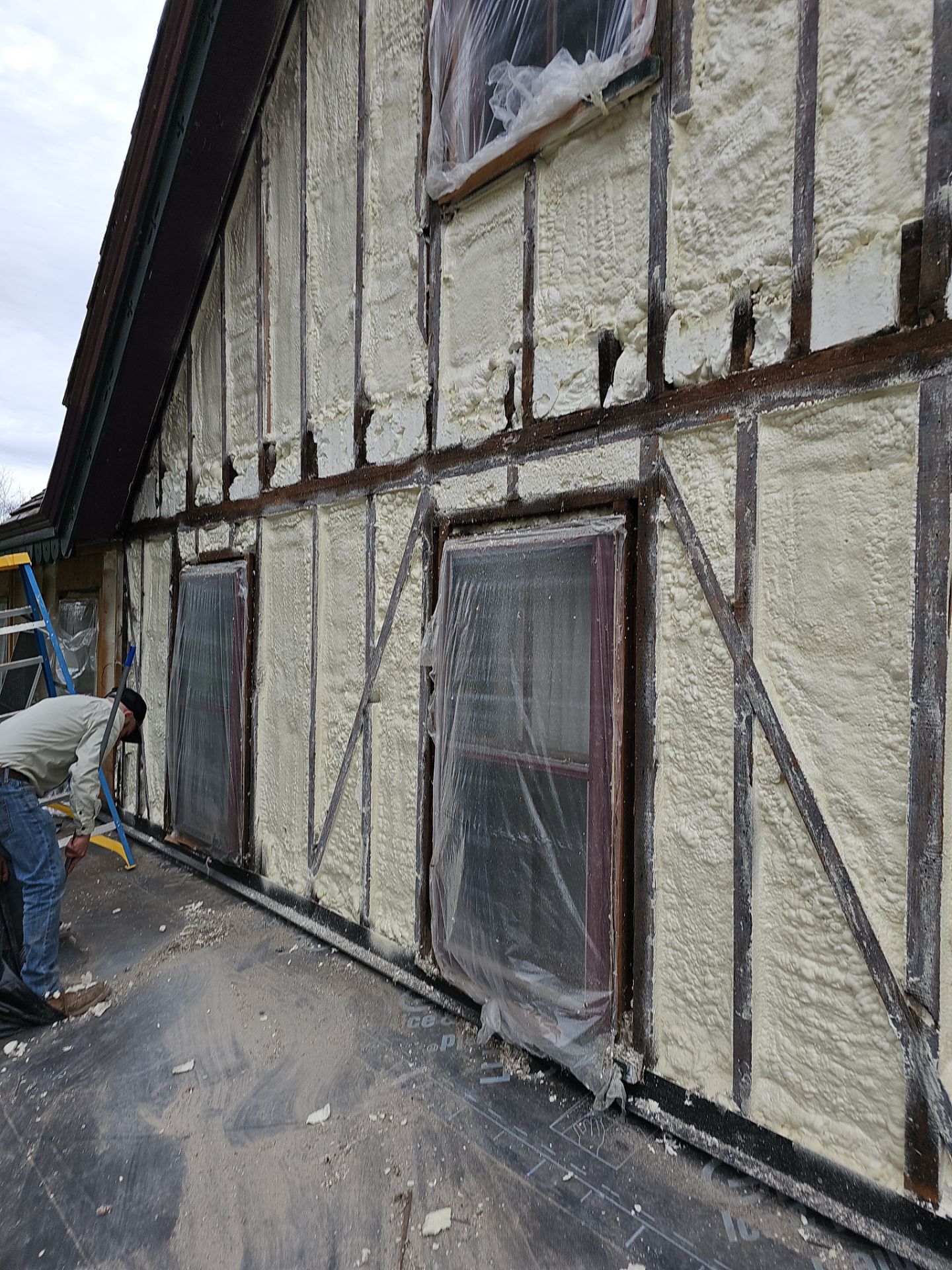 Siding Installation using Closed Cell Spray Foam by NYS Foam & Energy