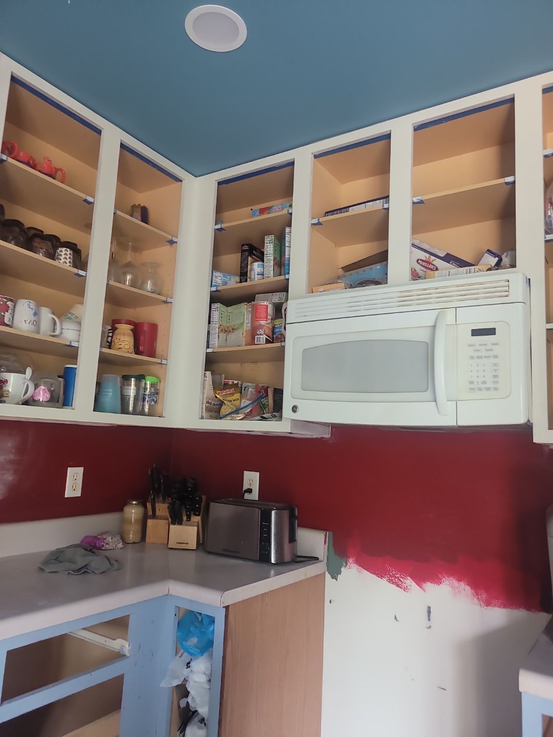 Holly Springs Kitchen Remodel – Two-Tone Shaker Cabinets & Open-Concept Design by Elite Remodeling and Design LLC