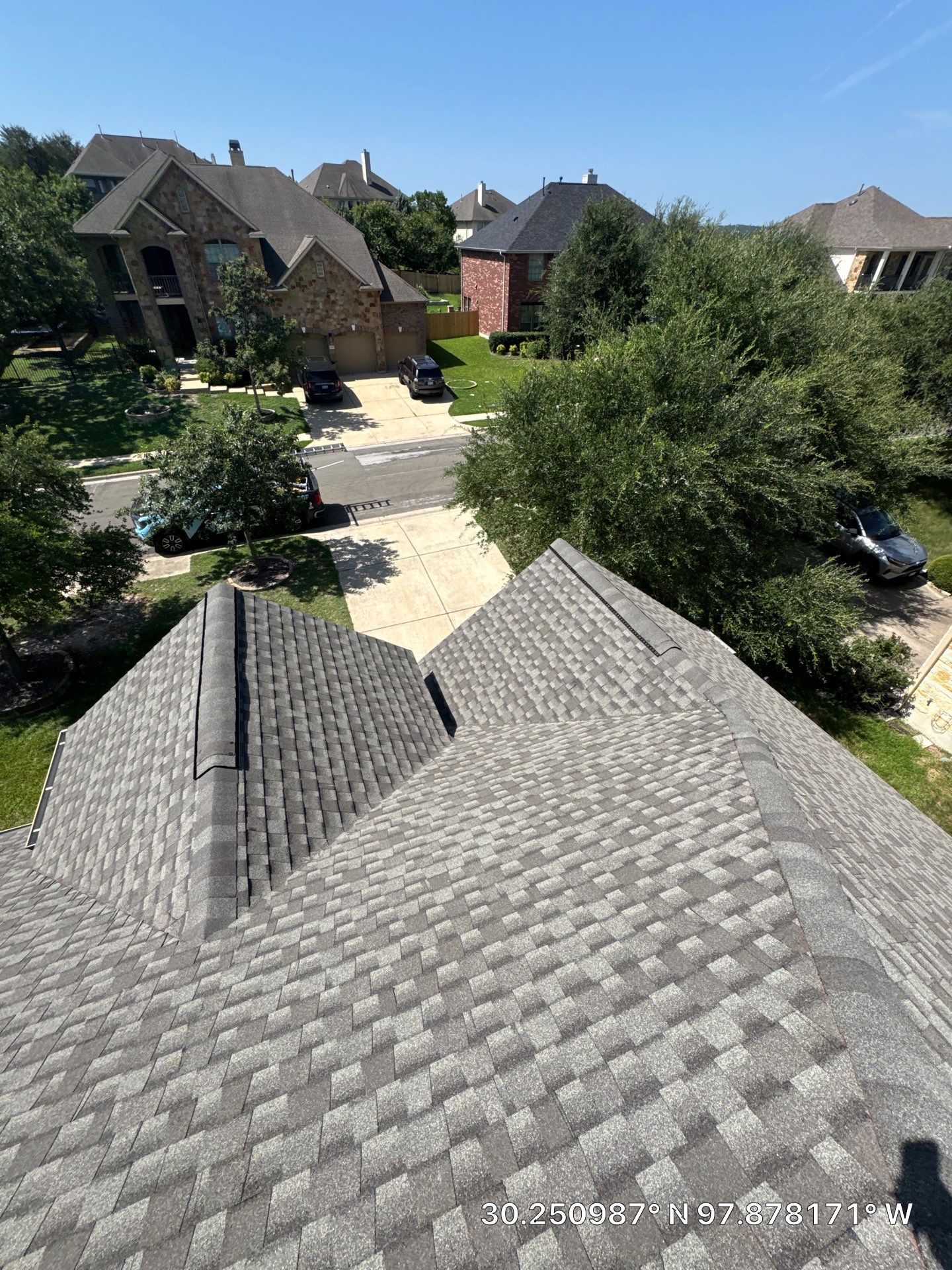 GAF UHDZ - Weathered Wood by Elite Roofing LLC