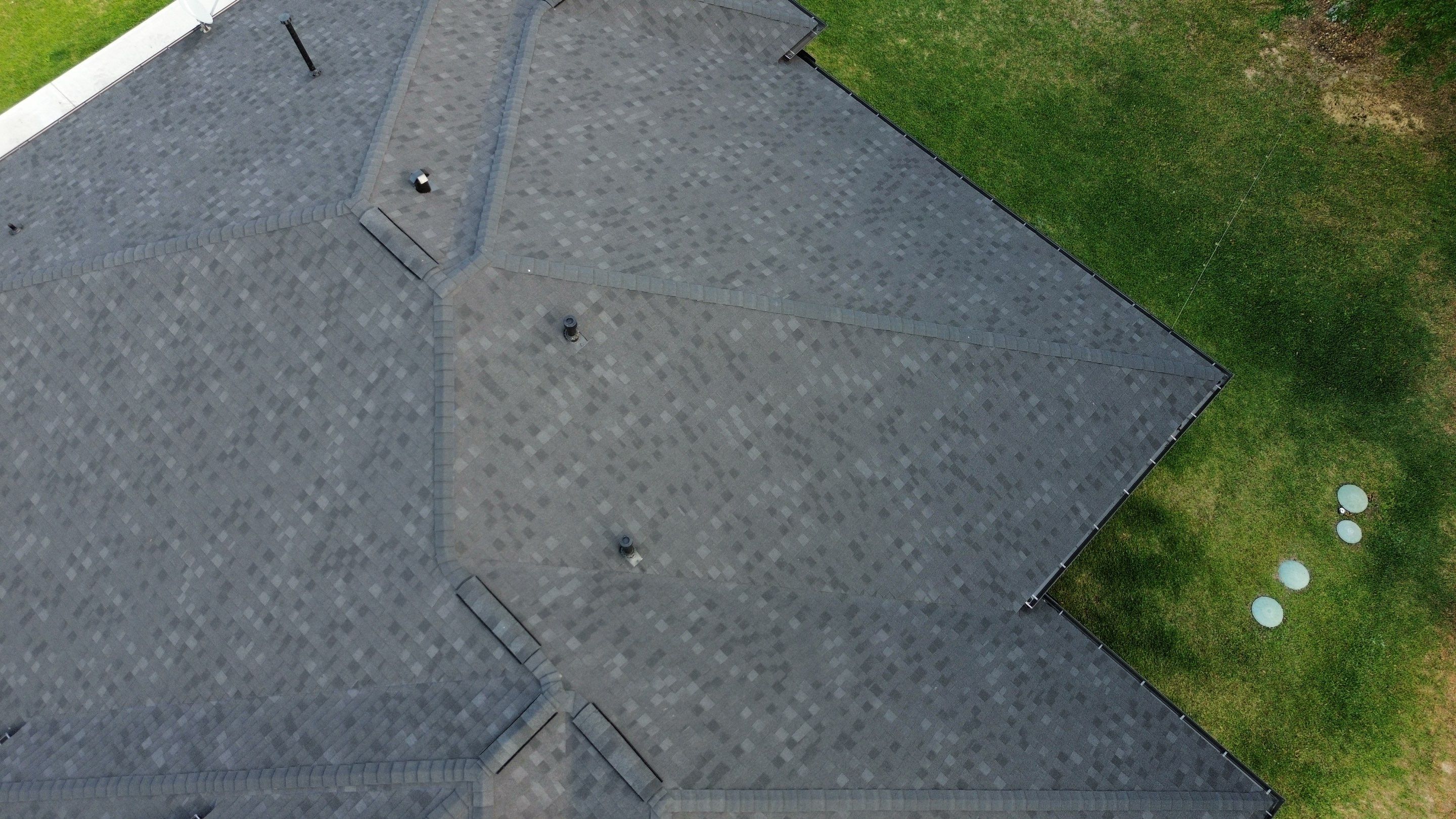 Huffman Roof Installation using Atlas Pinnacle Pristine by Modern BYLT Roofing & Construction