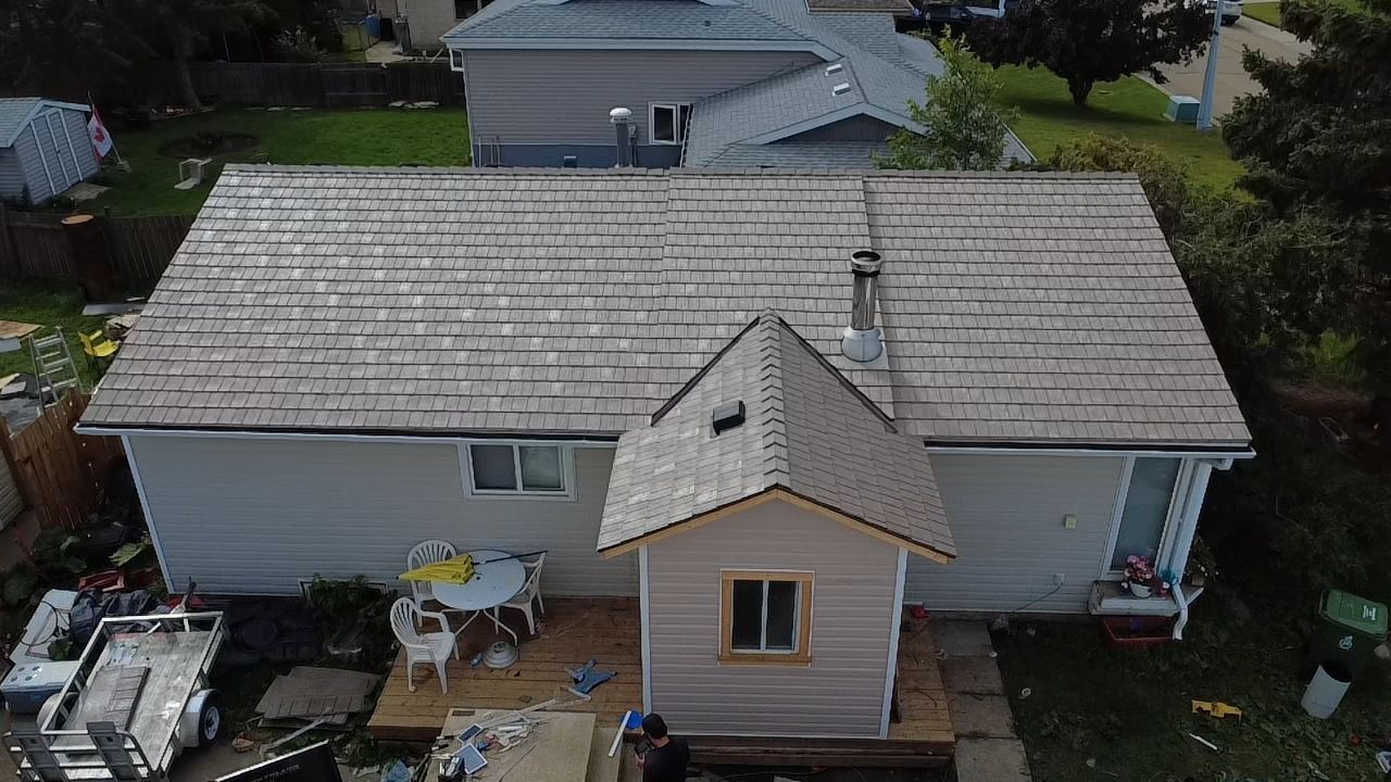 Driftwood on Euroshield Rubber - Shake  by 2thetop Roofing