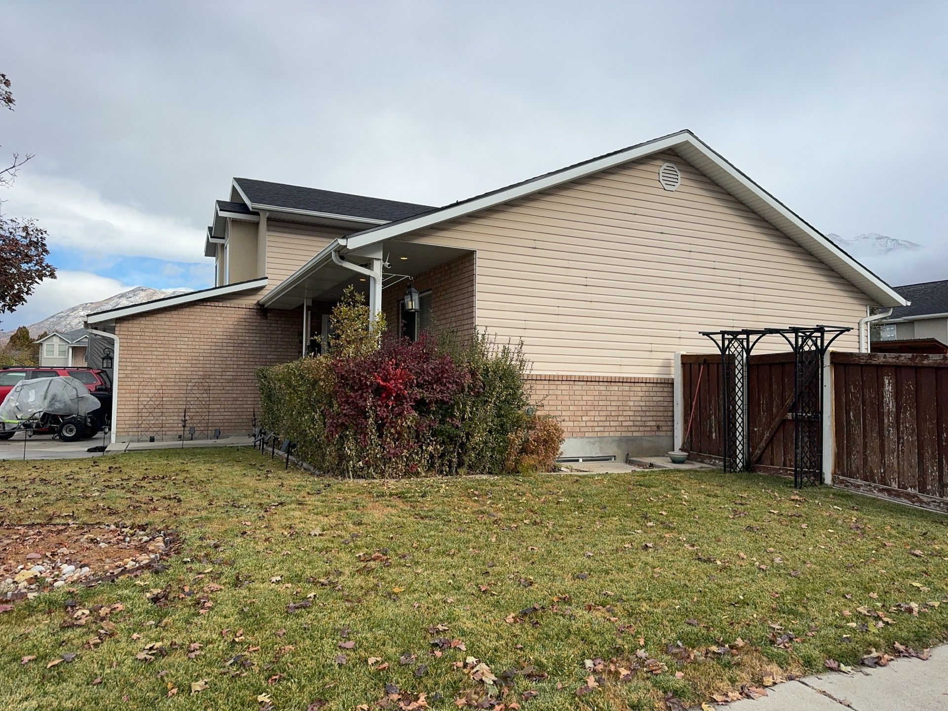 Orem | Complete Vinyl Modernization | Bold Nautica & Crisp White by Ideal Siding Utah