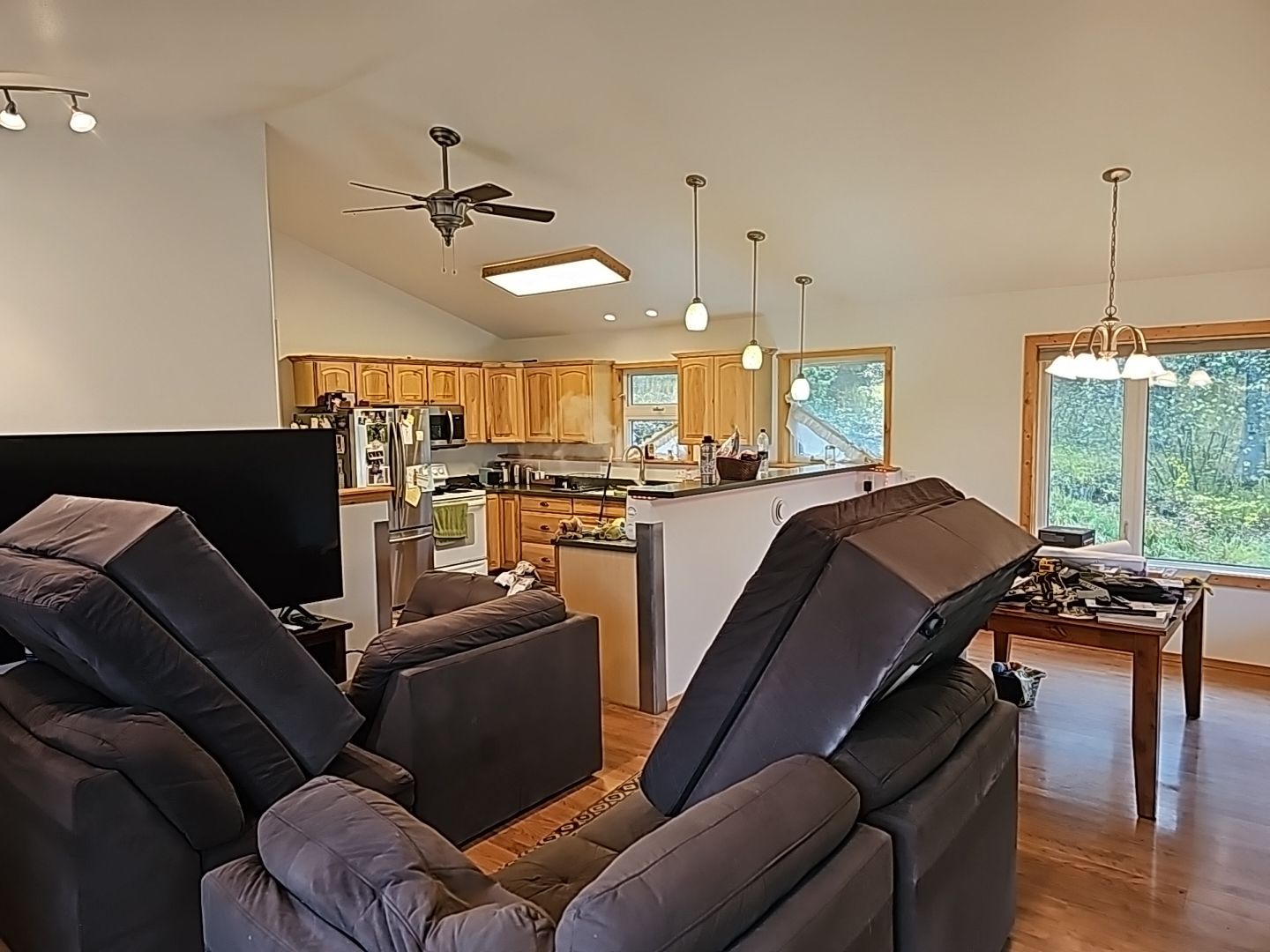 Interior Painting Refresh by Midnight Sun Painting