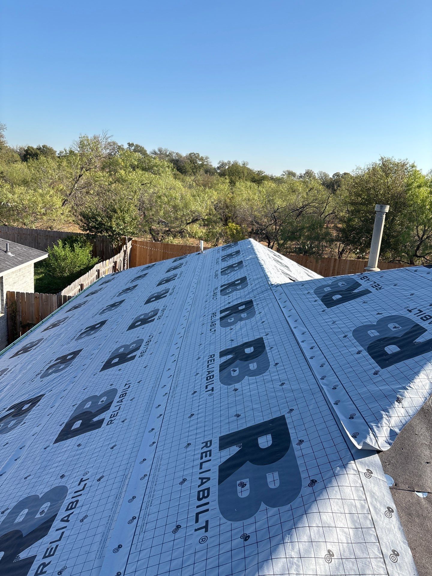 Owens Corning Oakridge Architectural Shingles - Onyx Black by DeZign Roofing & Exteriors