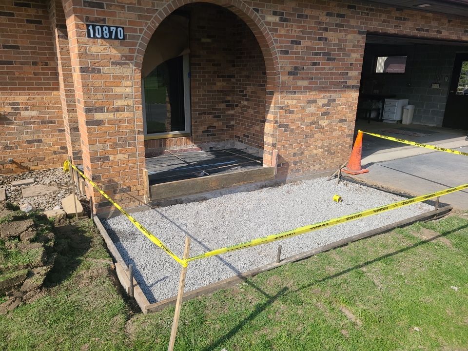 Outdoor Living Addition and Concrete by Ivy Lea Construction