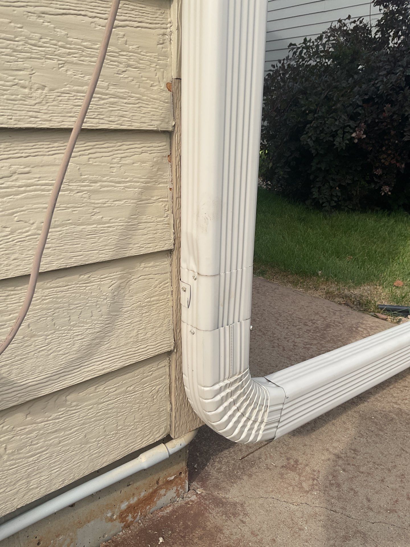 Sioux Falls Exterior Siding Replacement and Custom Deck Upgrade by Select Painting, Coatings & Garage Cabinets