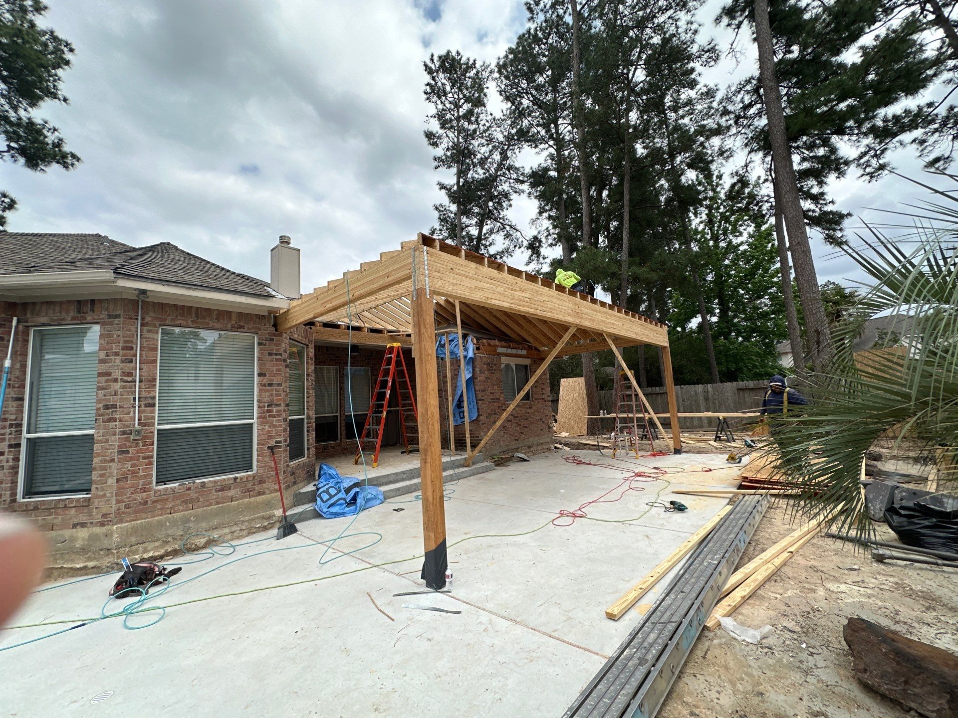 Pool, Patio Cover and Summer Kitchen in Sterling Ridge by SophAlx LLC