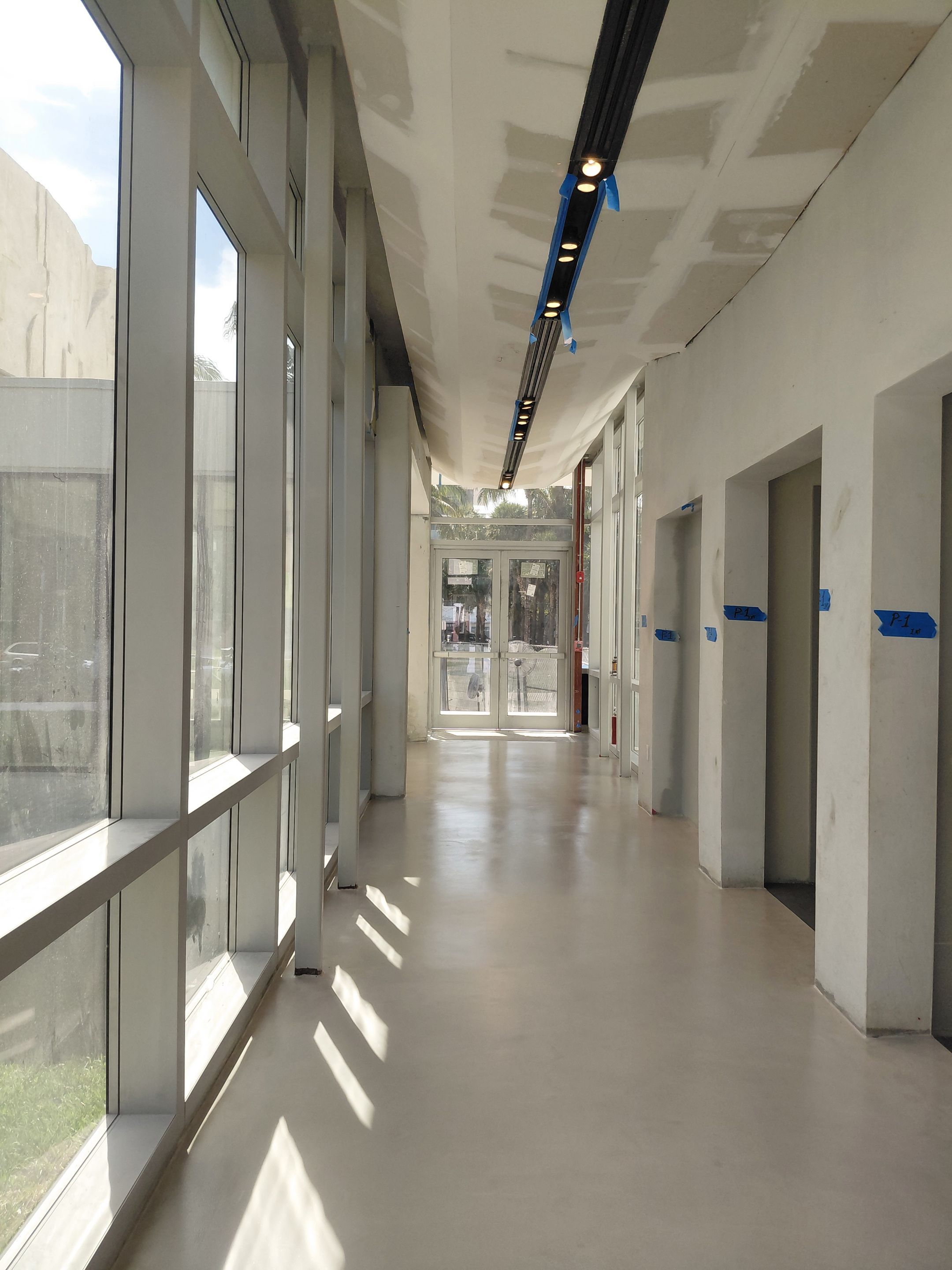 Rotonda at Collins Avenue by Seamless Surfaces