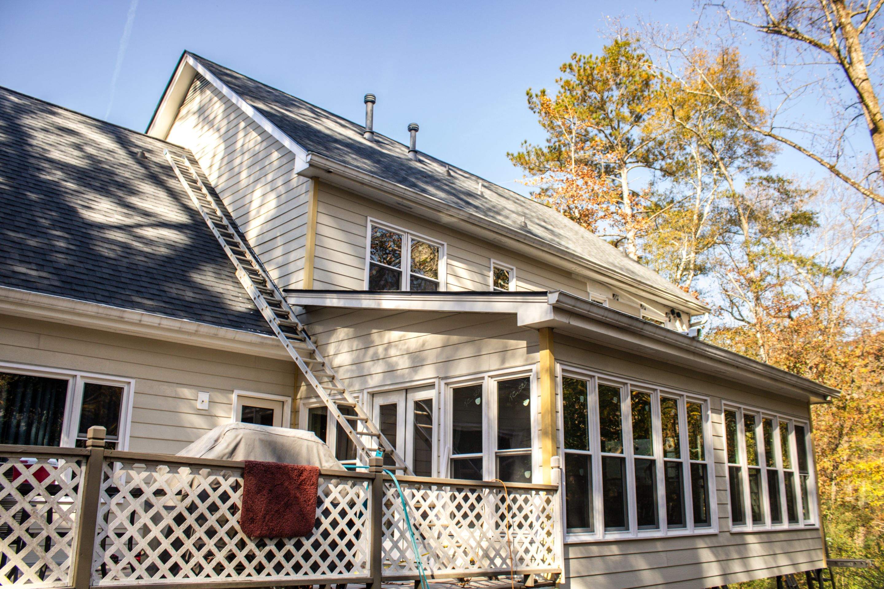 53 Window Replacements with Master 2800 Series Vinyl Replacement Windows and James Hardie Siding Installation by Nelson Exteriors 