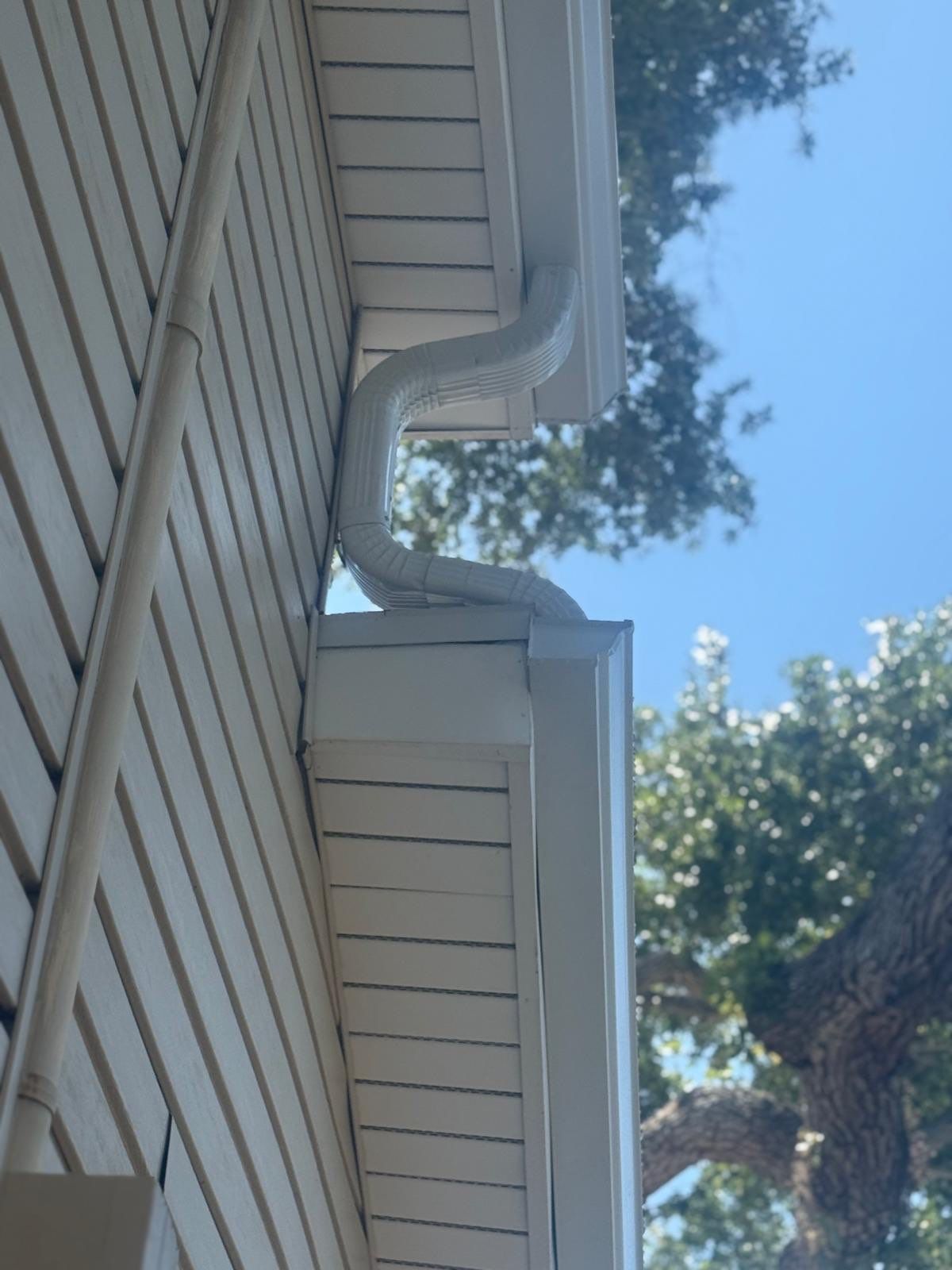 Residential Seamless Gutter Solutions in Tampa FL by Gutter Professors
