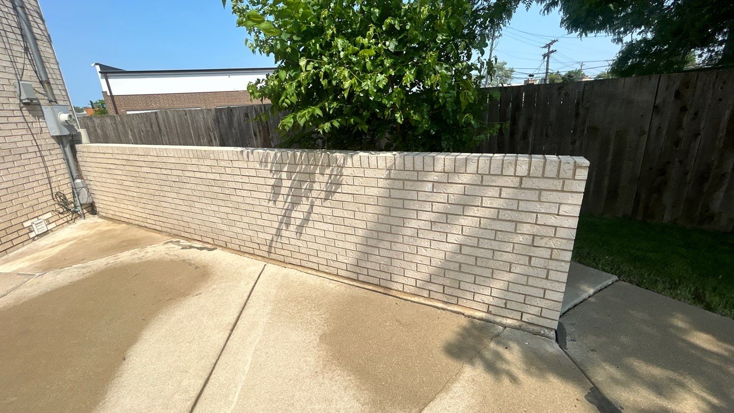Lincolnwood, IL house washing, and patios by Northern Power Washing LLC.