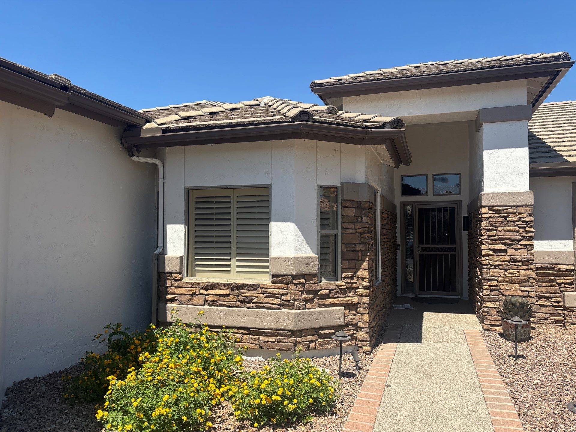 Stoney Lake Dr - Exterior by Kowalski Painting