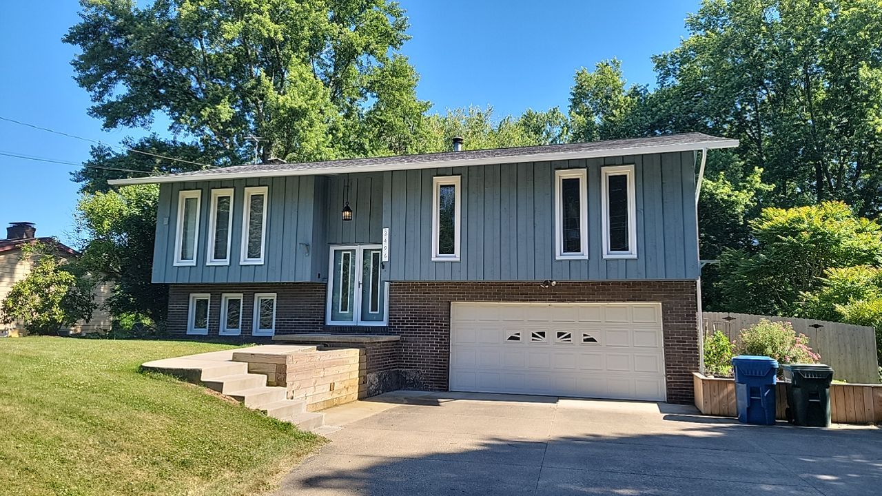 Brand: Atlas Pinnacle Color: Pristine Scotchgarde Pewter Drip: White by Eagle Eye Roofing