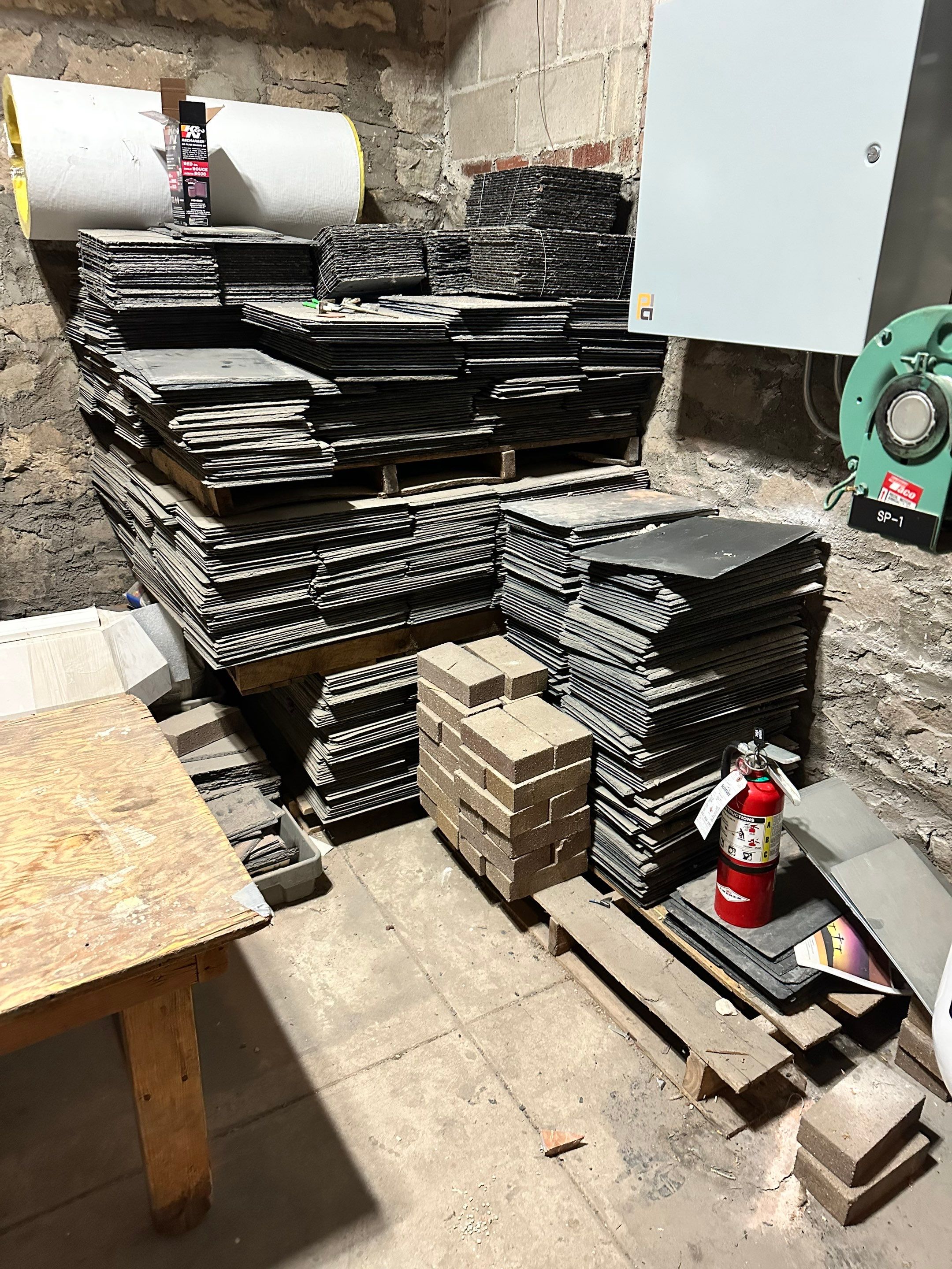 Vertical Roofing Co featured photo.
