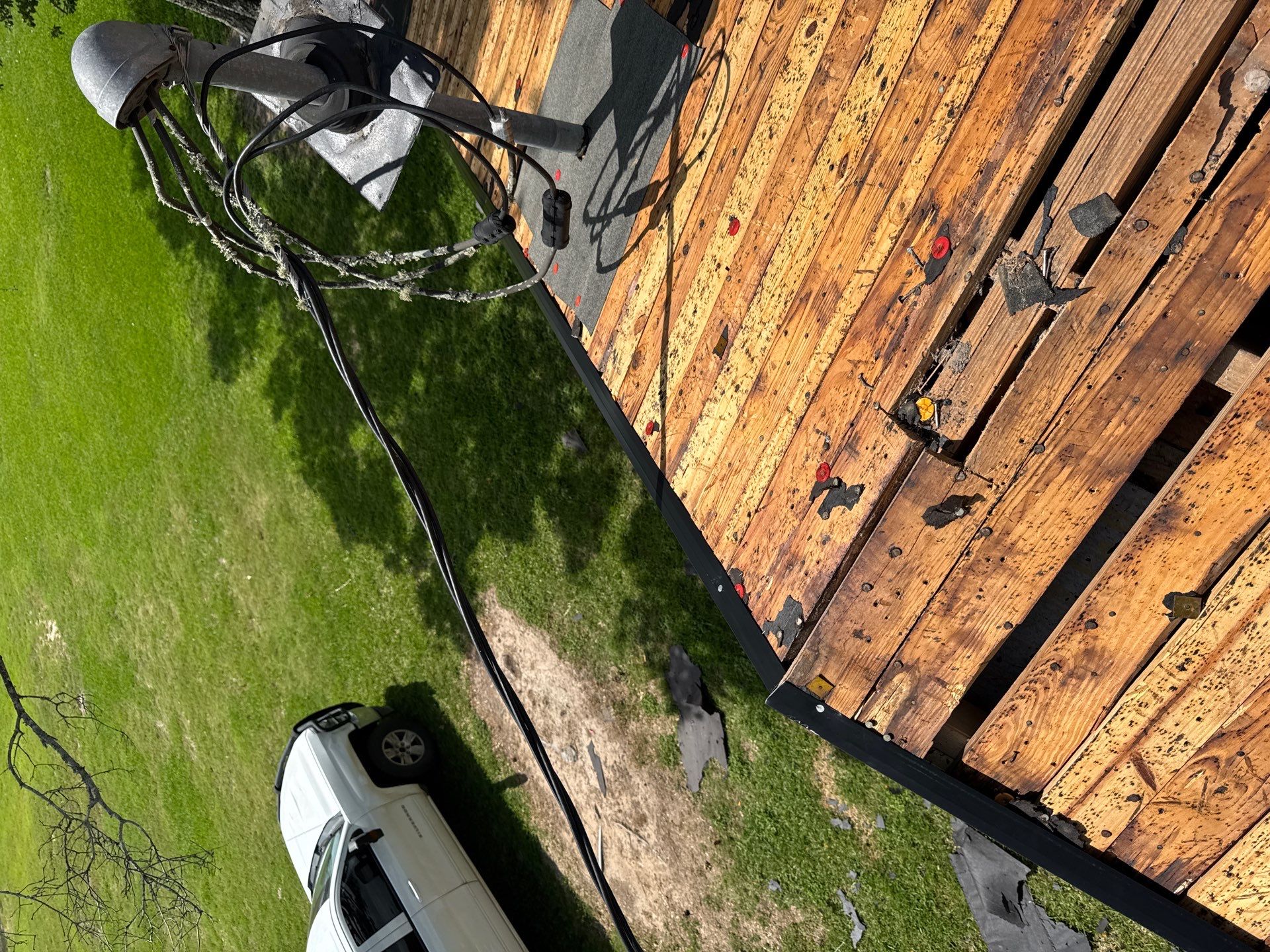 Roof Replacement louise by Roof Repair Company