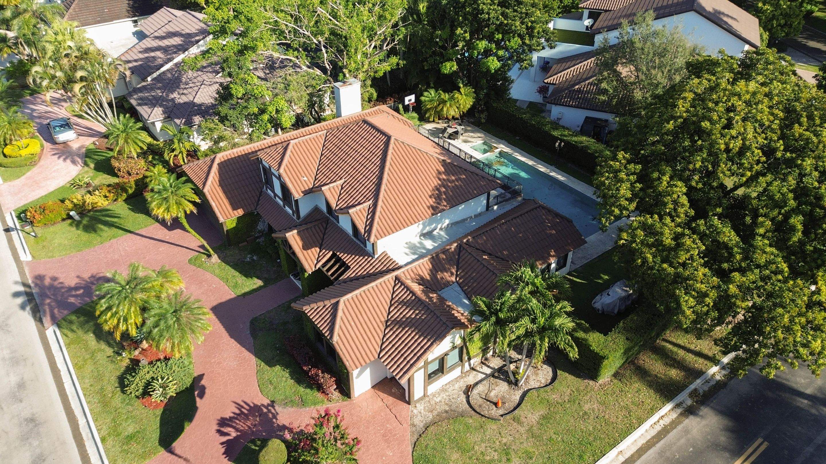 Verea - Spanish S - Brown by Istueta Roofing