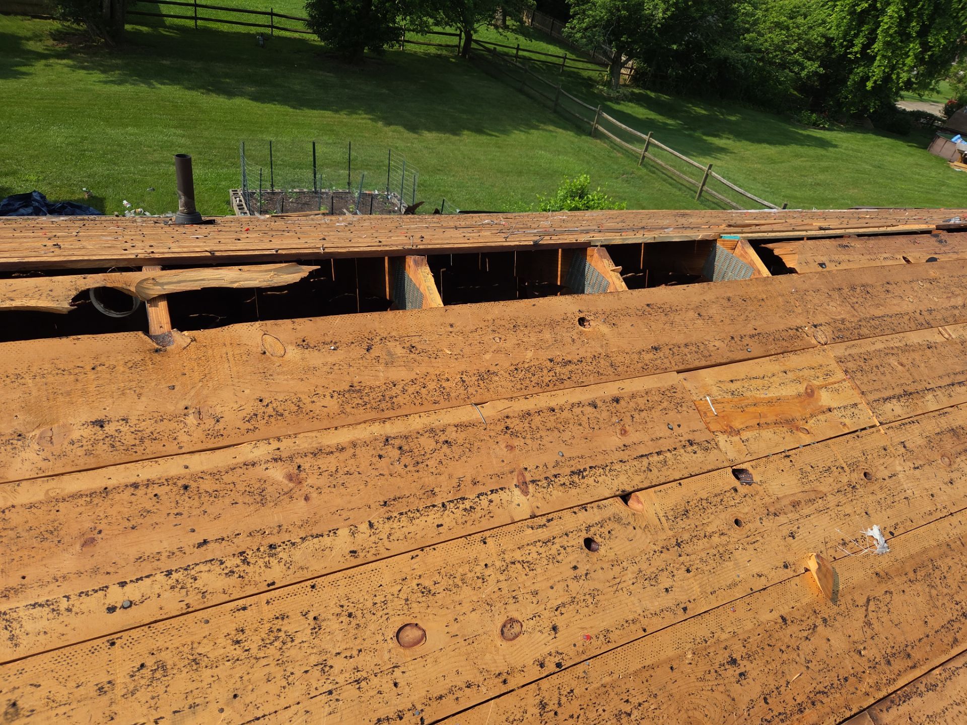 Project Spotlight: Stunning IKO Shadow Brown Roof in Hurricane, WV by Mr. Roofer