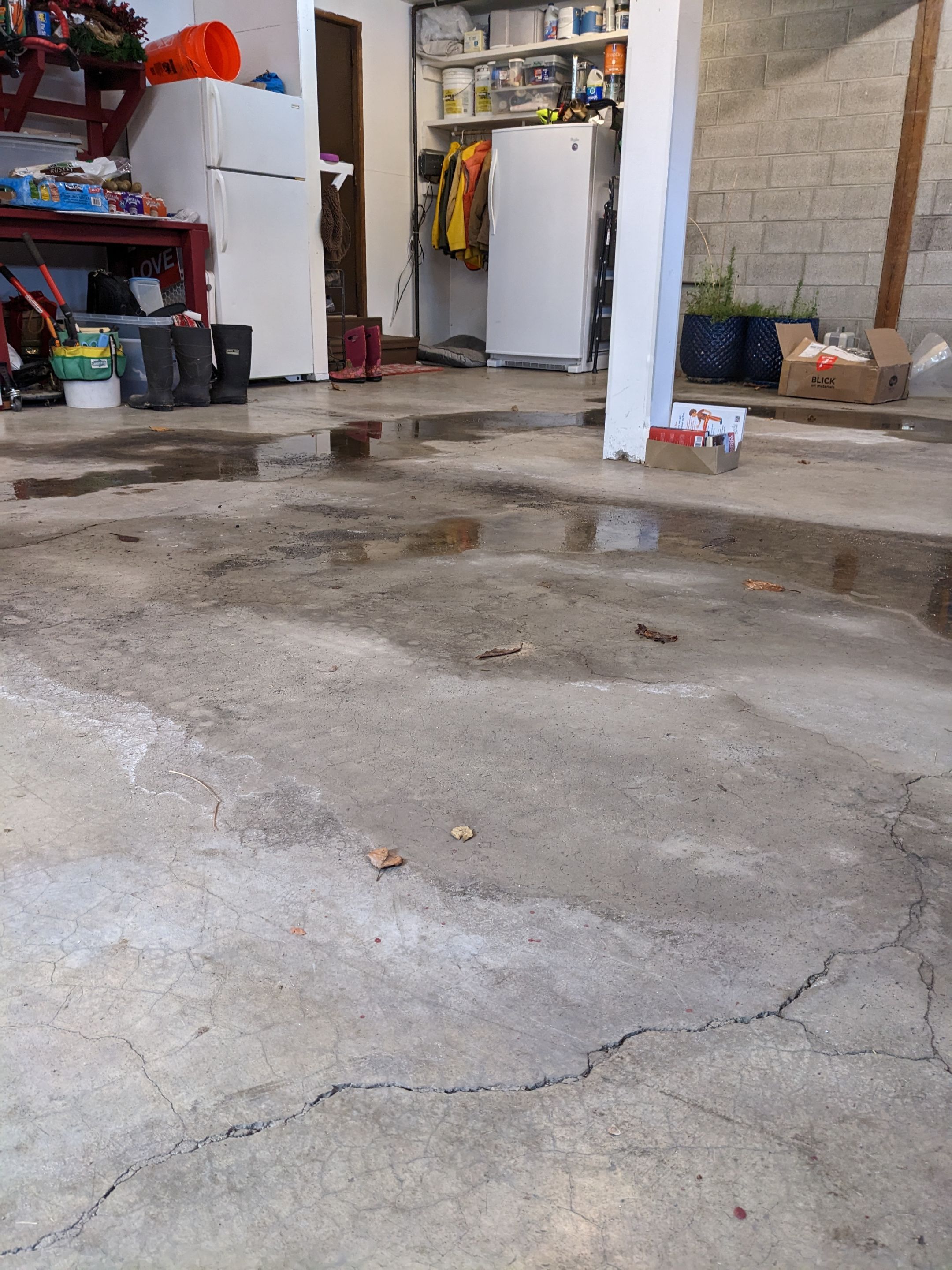 Garage Floor Polyaspartic Coating with Pebble Beach 1/4" Flakes by Croc Coatings, LLC