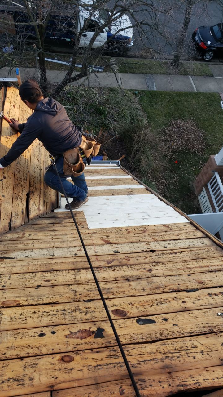 Alexandria Landmark Pro MD Resawn Shake/Flintlastic SA Project by RM Banning, Inc.