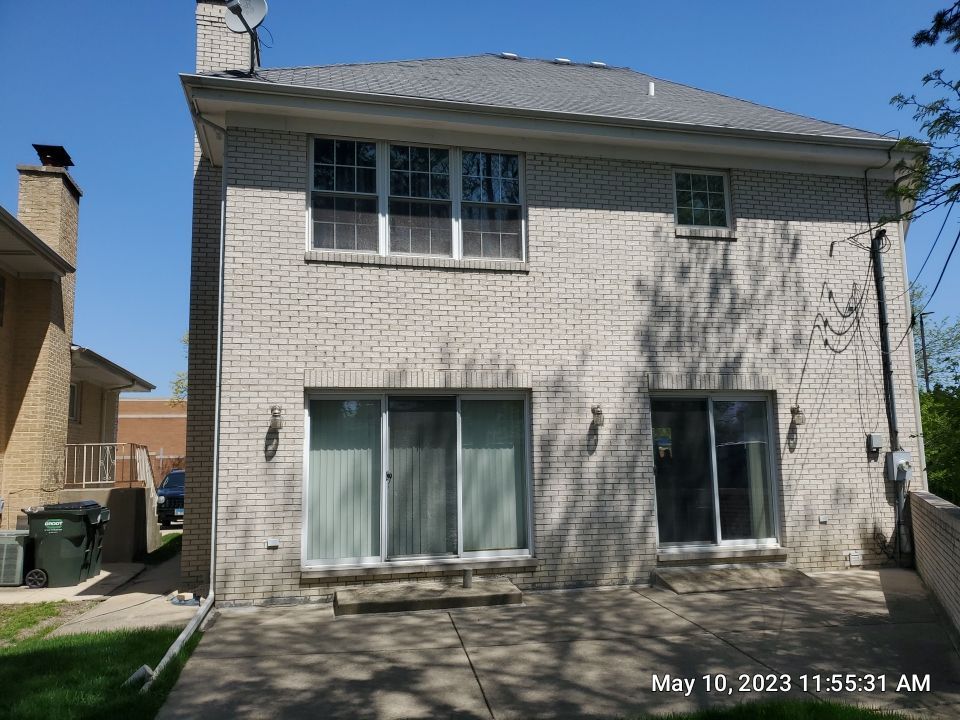 Lincolnwood, IL house washing, and patios by Northern Power Washing LLC.