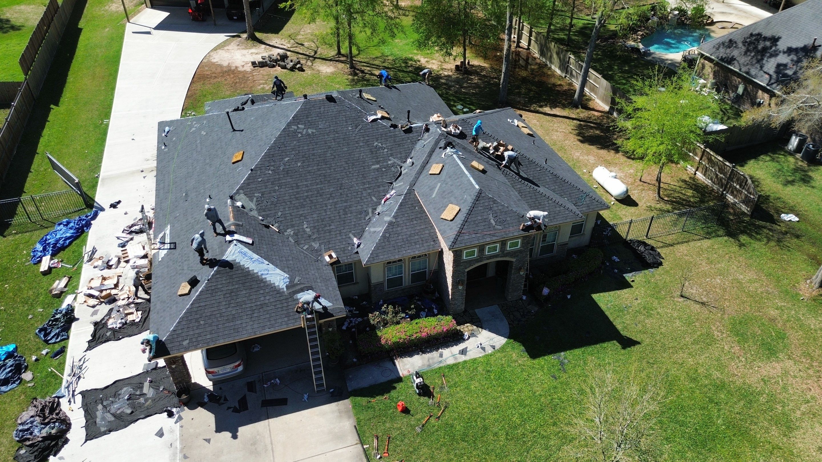 Huffman Roof Installation using Atlas Pinnacle Pristine by Modern BYLT Roofing & Construction
