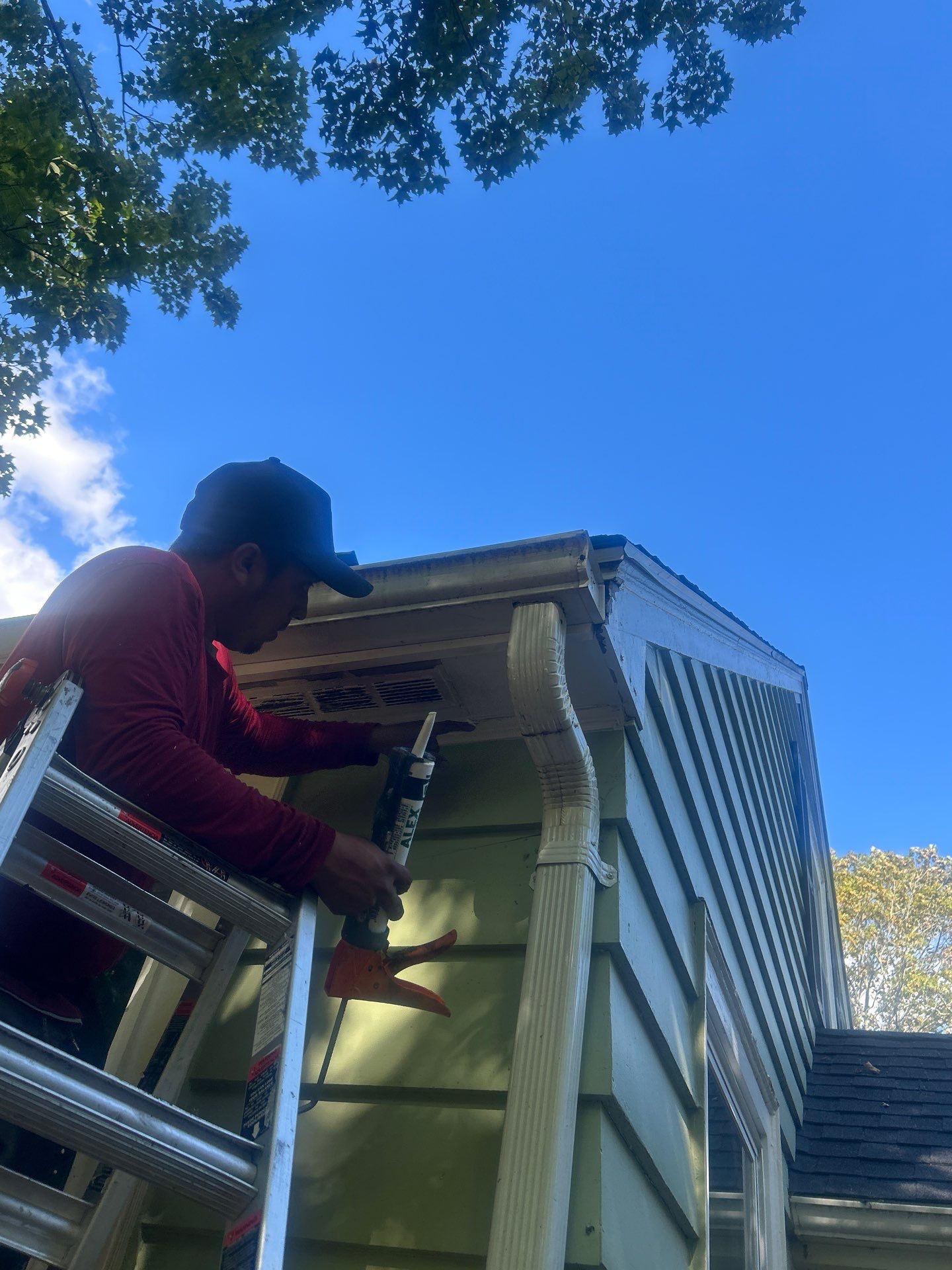 Roof Soft Wash & Gutter Cleaning – Maynard, MA by Mighty Dog Roofing of Greater Middlesex County