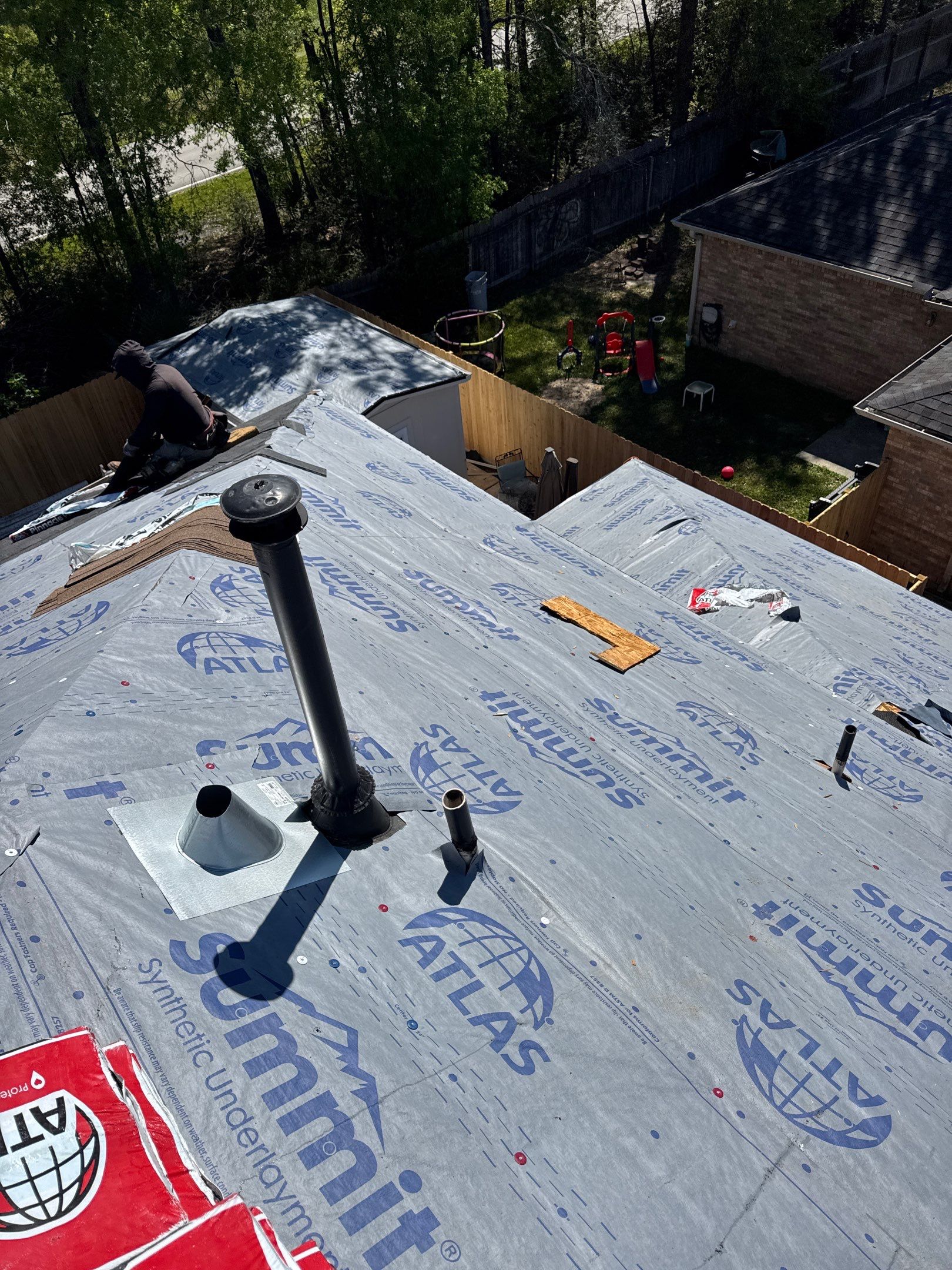 Kingwood Roof Installation using Atlas Pinnacle Pristine by Modern BYLT Roofing & Construction