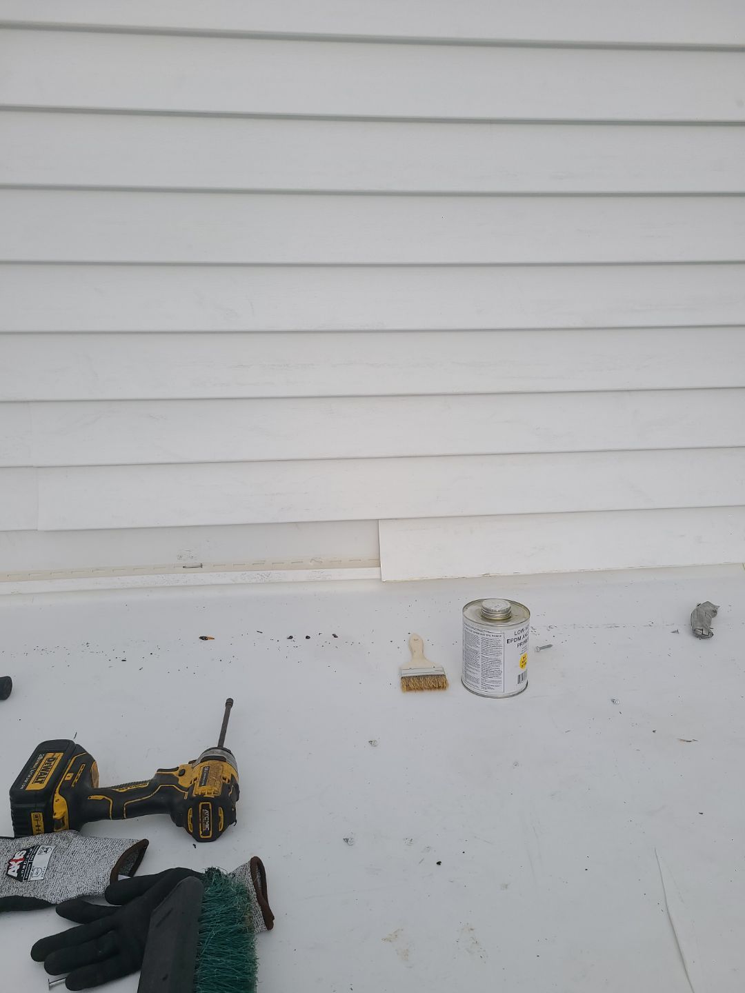 Springfield CertainTeed Charcoal Black Roof & CertainTeed Colonial White Siding by RM Banning, Inc.