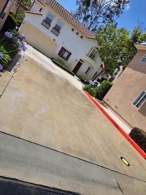 Irvine Pressure Washing - HOA Driveways