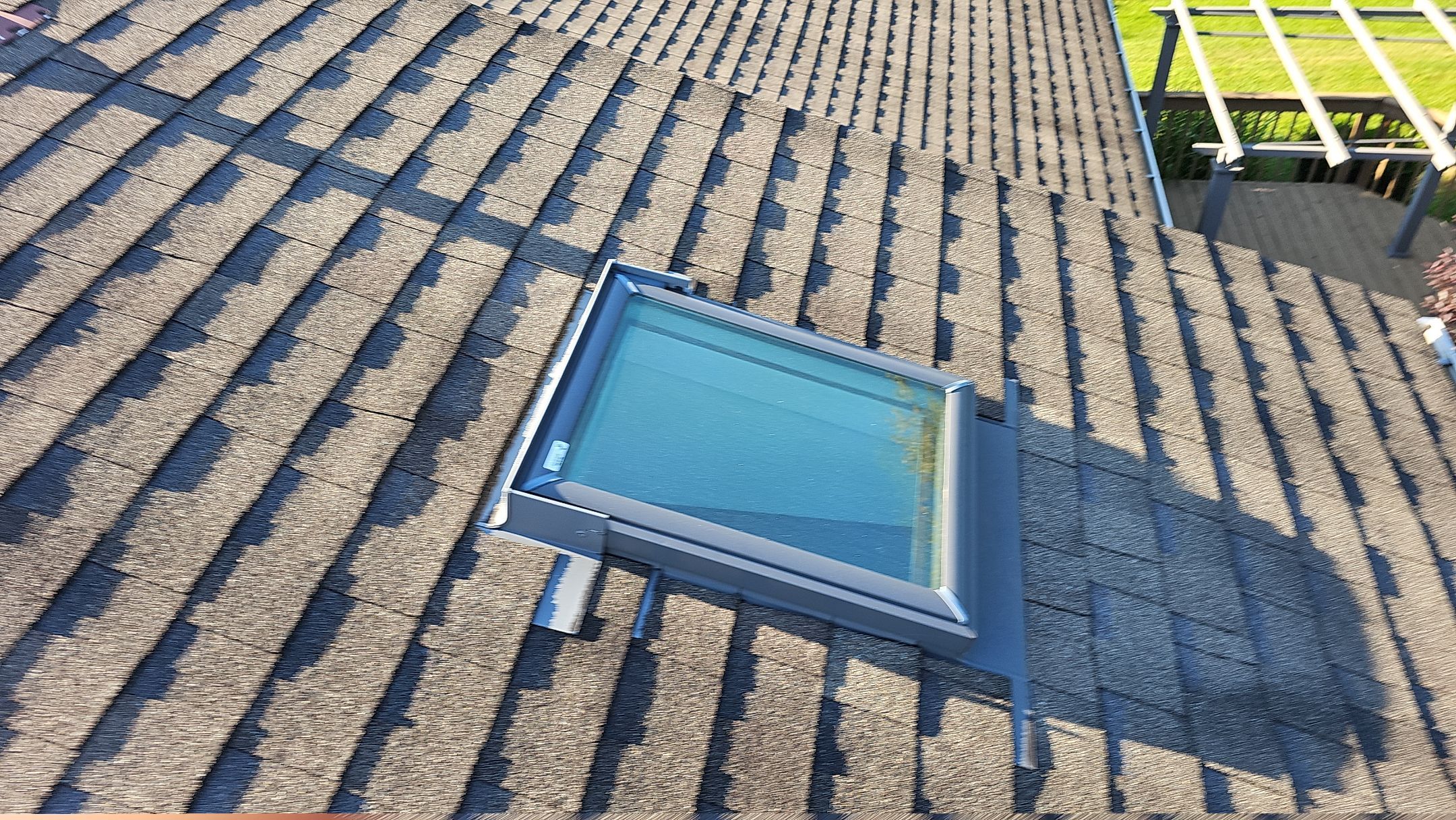 ATLAS PINNACLE COLOR: BLACK SHADOW by Eagle Eye Roofing