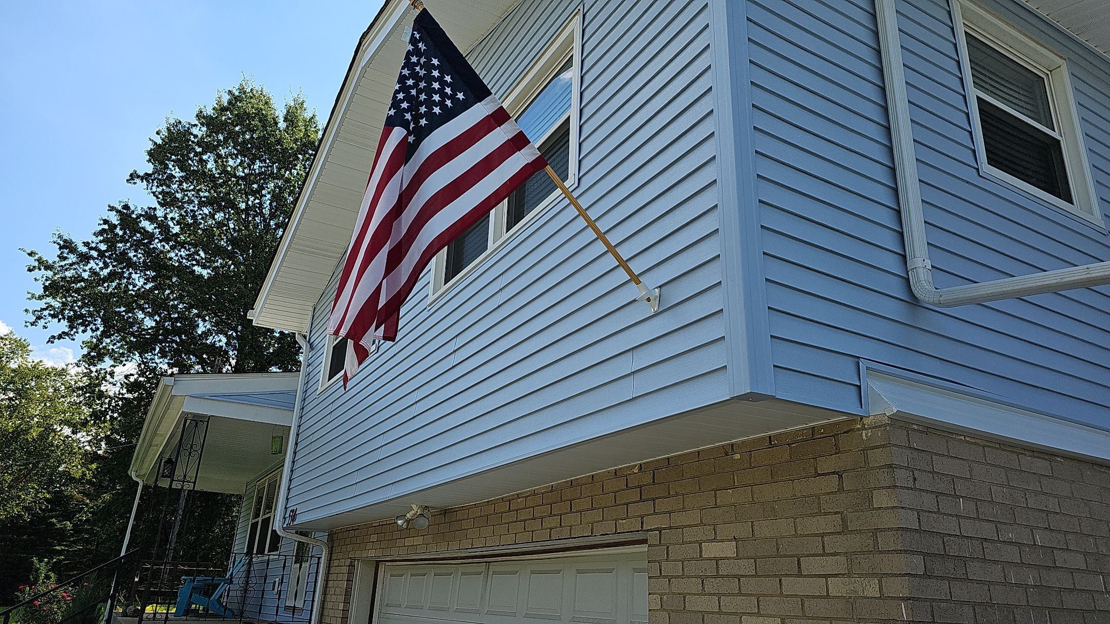 Polaris HomeView, Color: Coastal Sky by Eagle Eye Roofing