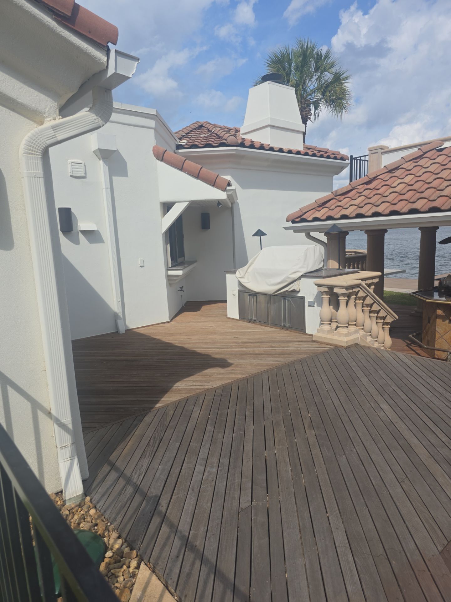 Beautiful house. Beautiful view. Didn't want to leave when we were done. by REPS OF TEXAS