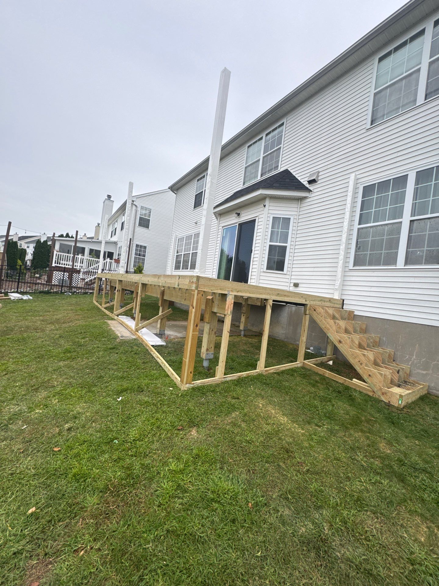 New Deck using Deckorators Venture - Color Sandbar by deck guardian