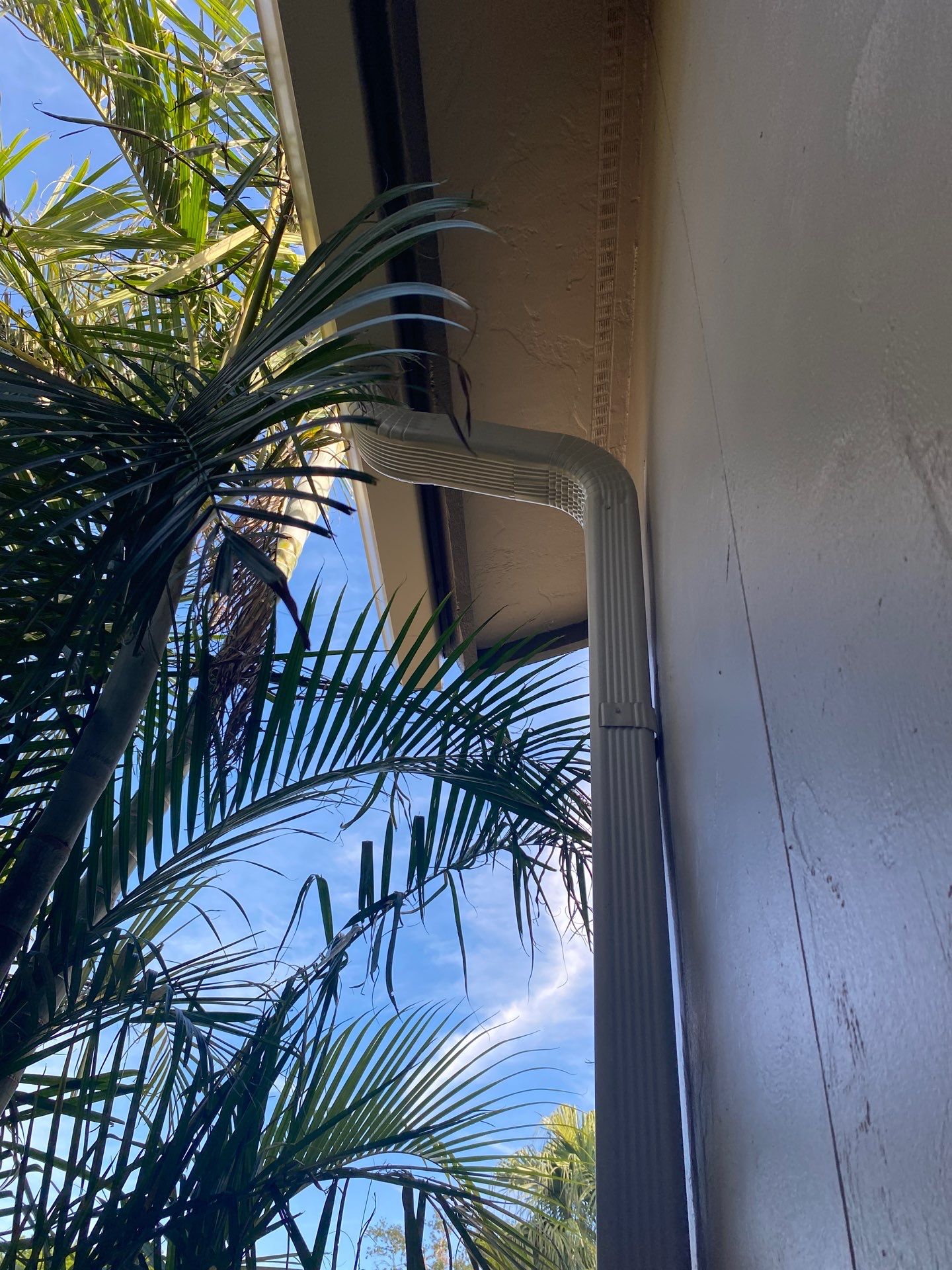 7-Inch K-Style Seamless Gutters in Longboat Key FL by Gutter Professors