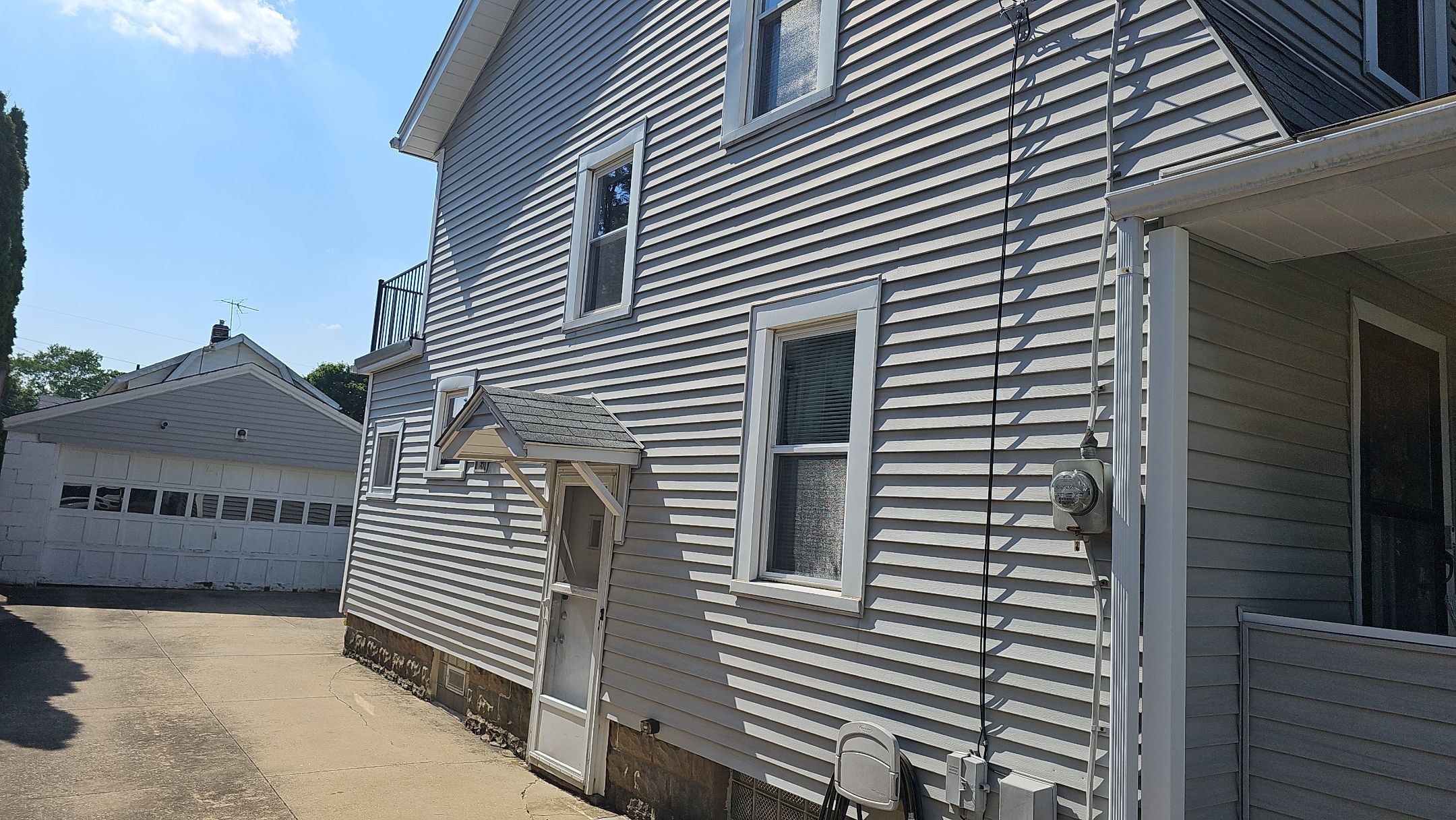 ATLAS PINNACLE COLOR: COASTAL GRANITE by Eagle Eye Roofing