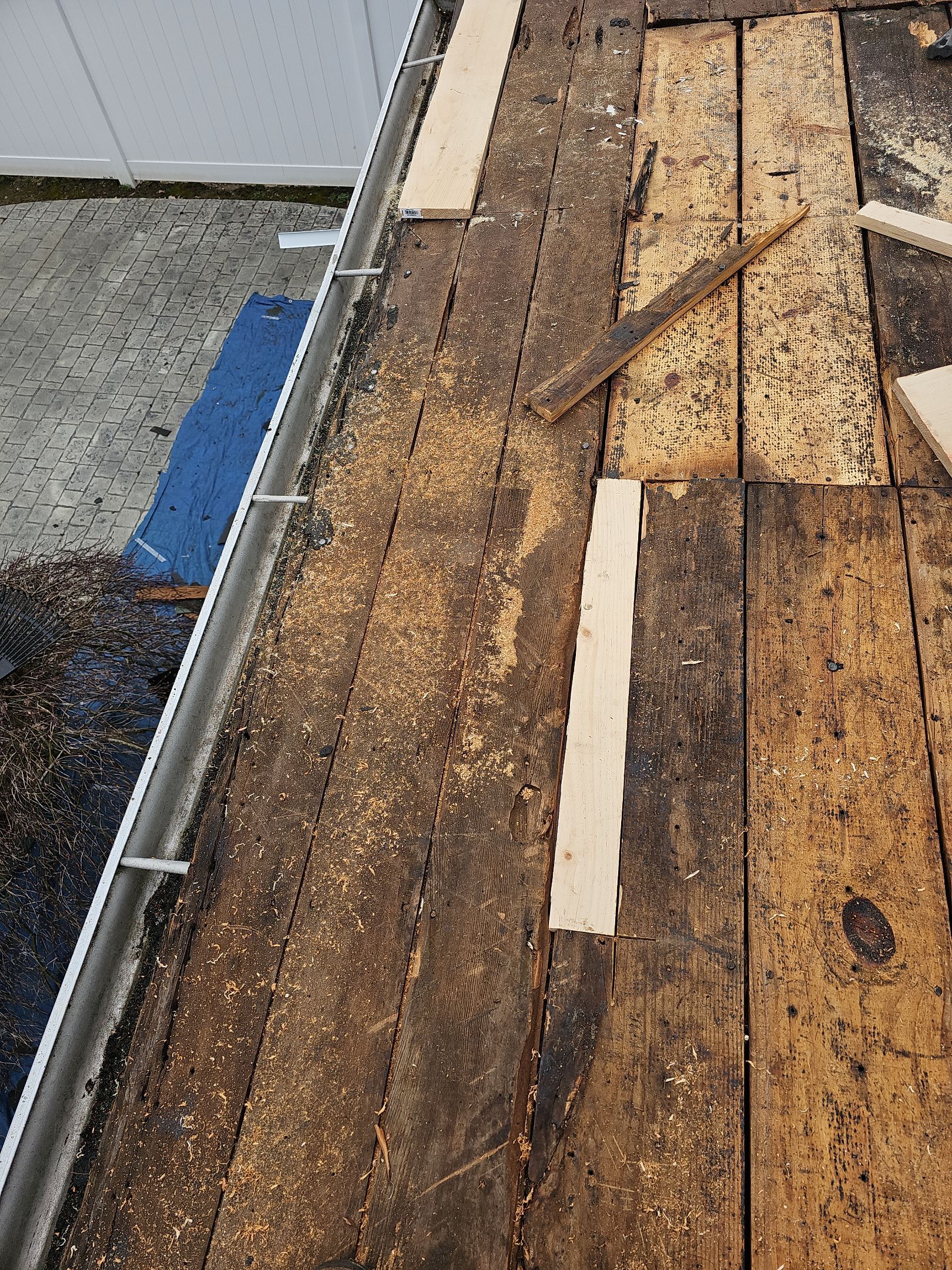 ATLAS PINNACLE COLOR: COASTAL GRANITE DRIP EDGE: WHITE by Eagle Eye Roofing