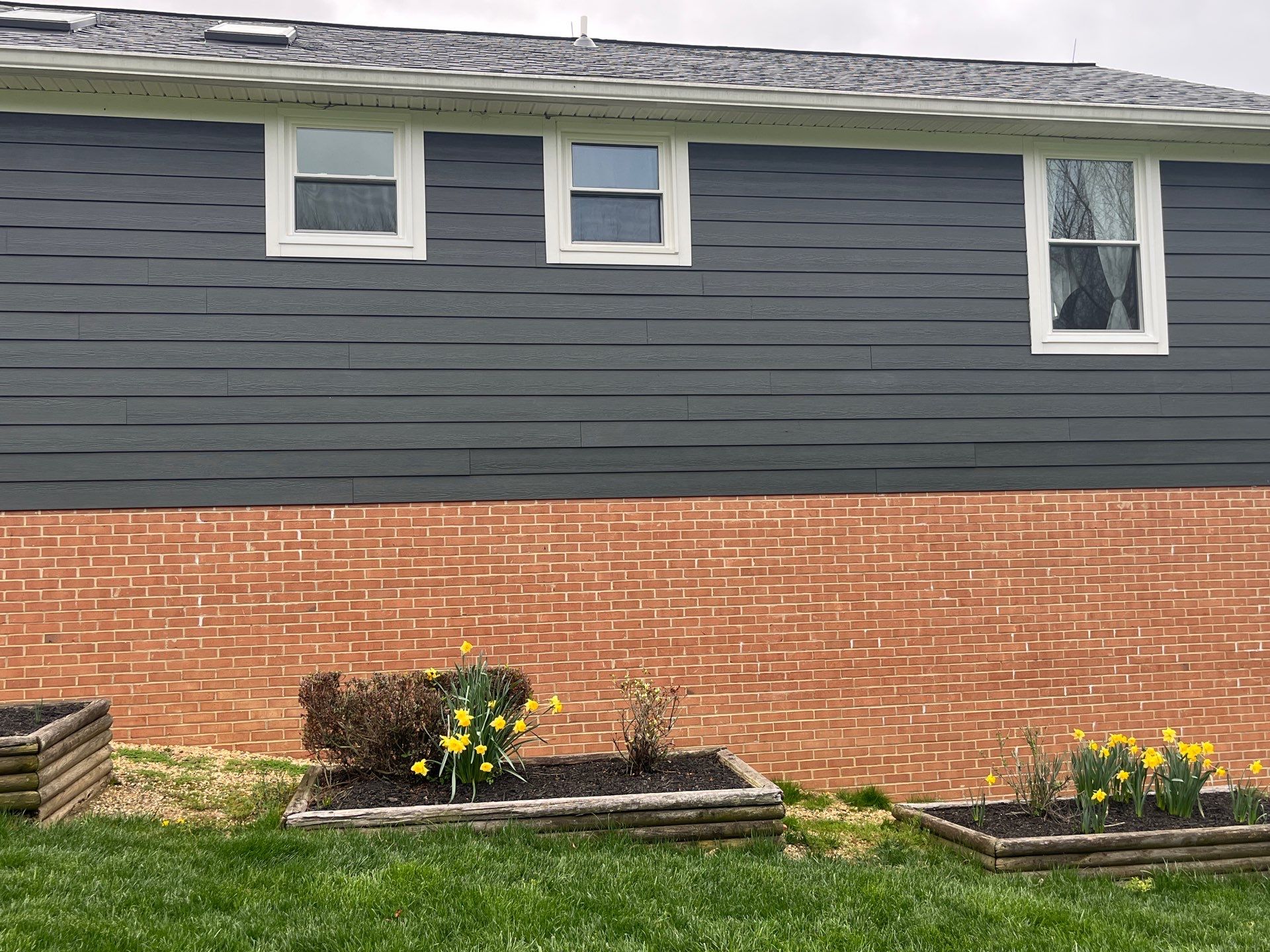Siding Installation using JH CedarMill Plank STMT by ExteriorPros