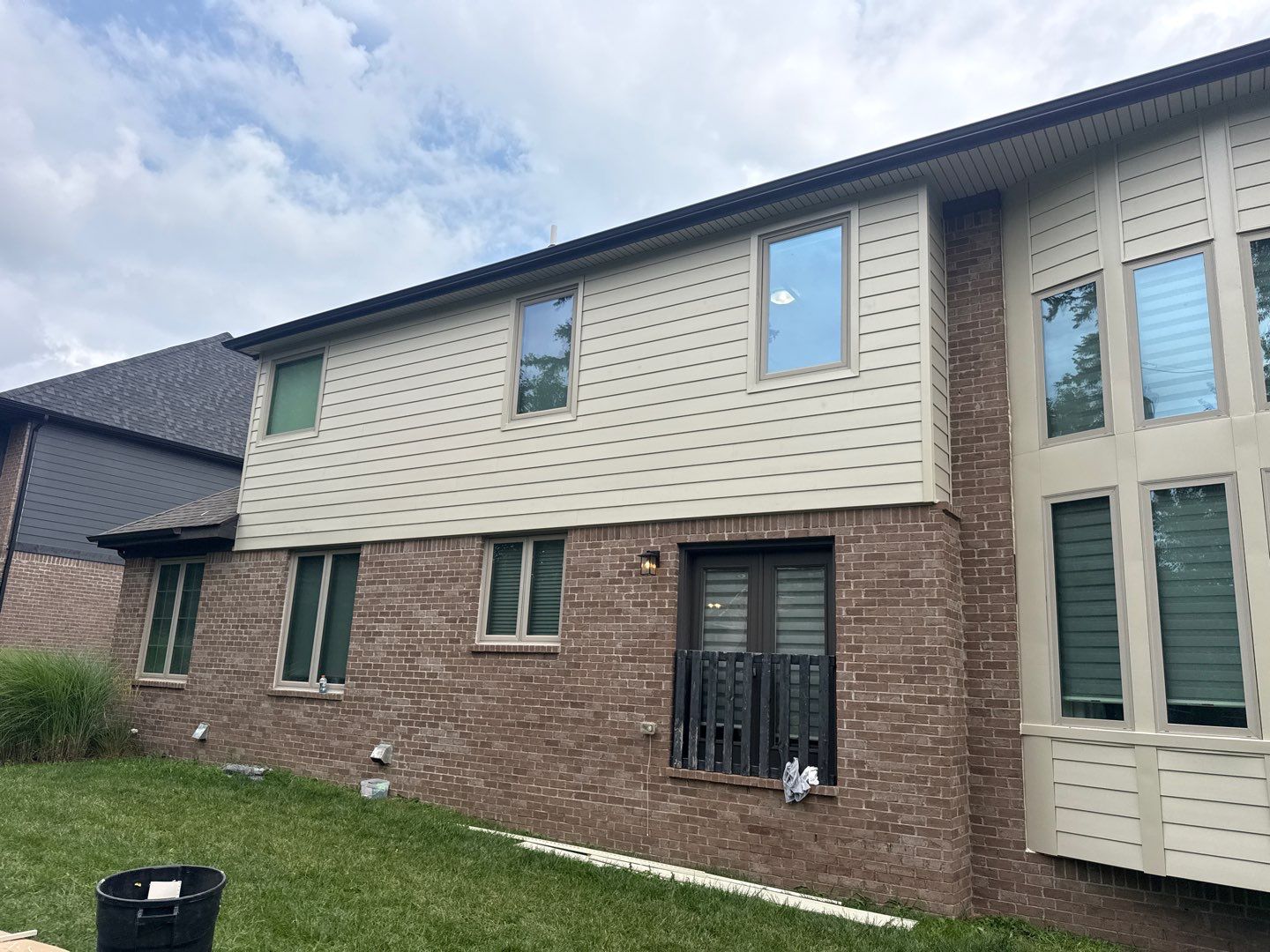 Siding Replacement using Alside S7 Cedar Mill Grain Composite by 180 Contractors