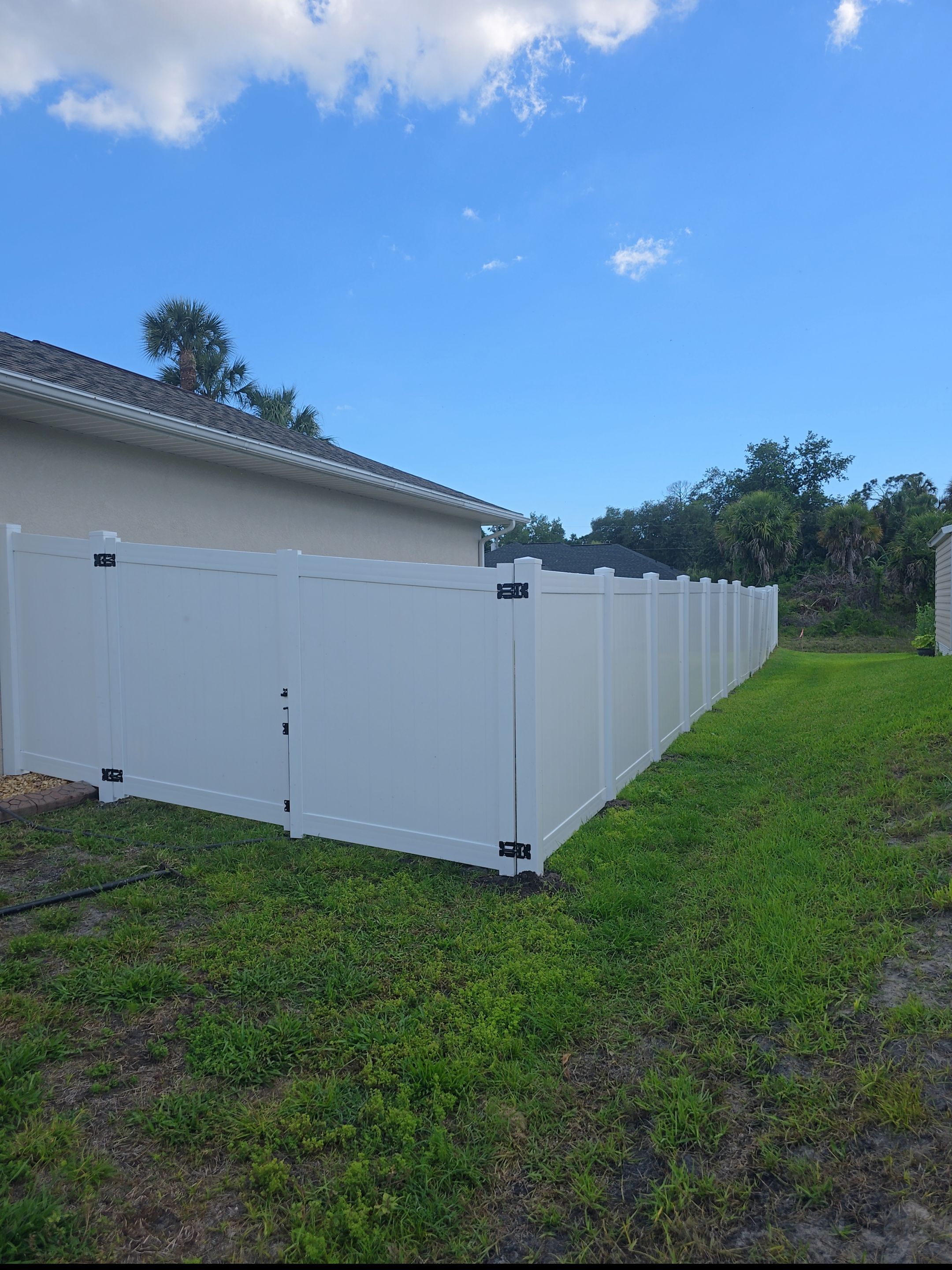Vinyl Fence Install in North Port by True Fence LLC