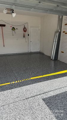 High-Contrast 'Domino' Flake Finish