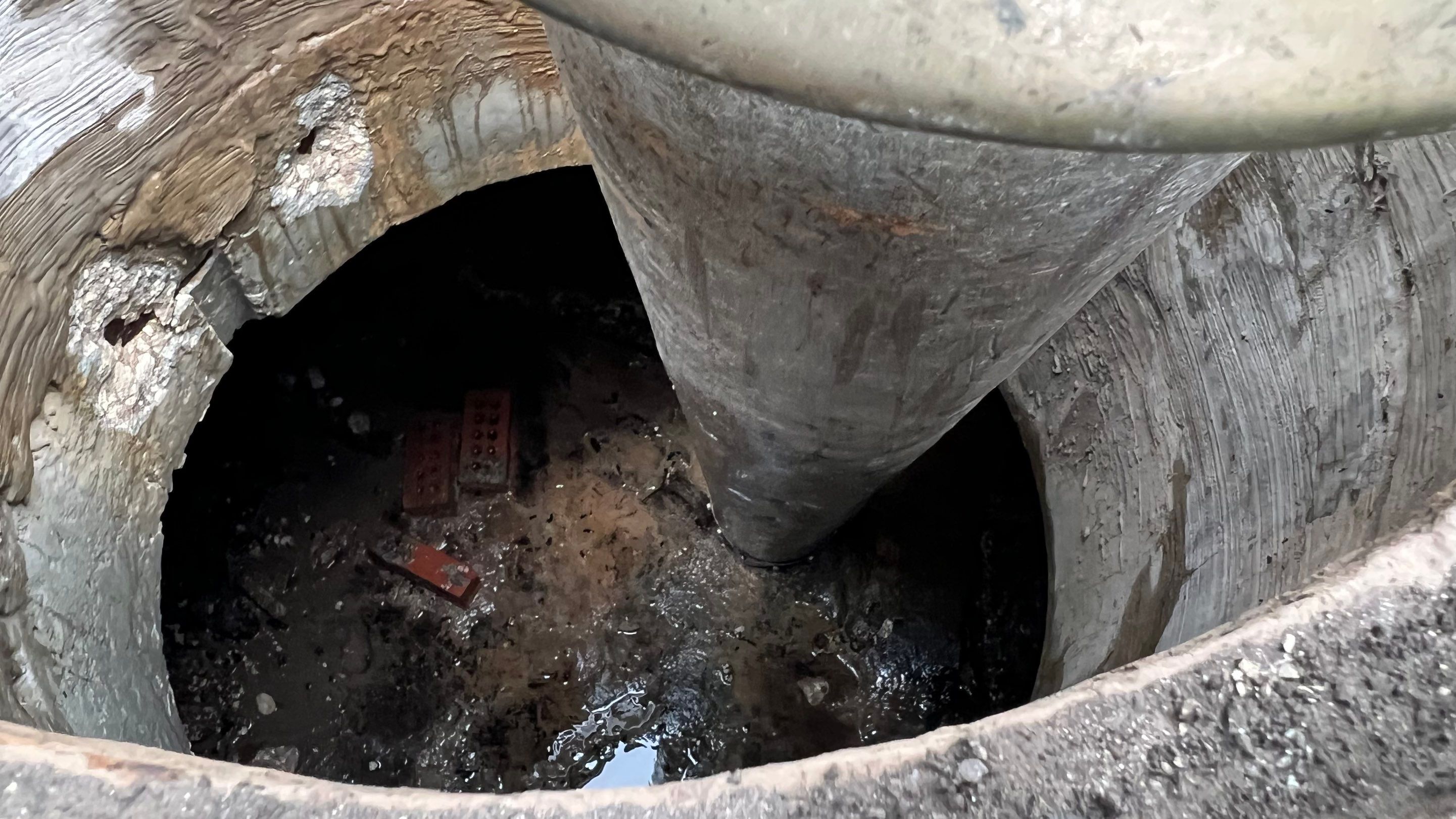 Apartment Complex Storm Water System Cleaning and Maintenance by APS Power & Water