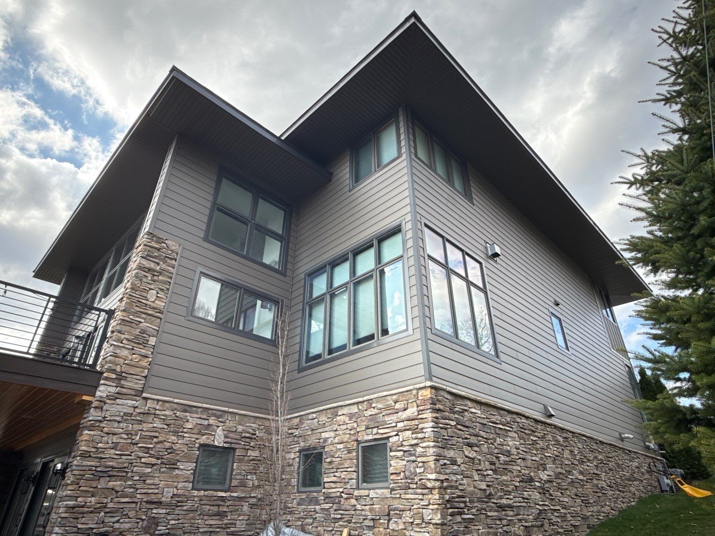 Siding Replacement using Ascend by 180 Contractors