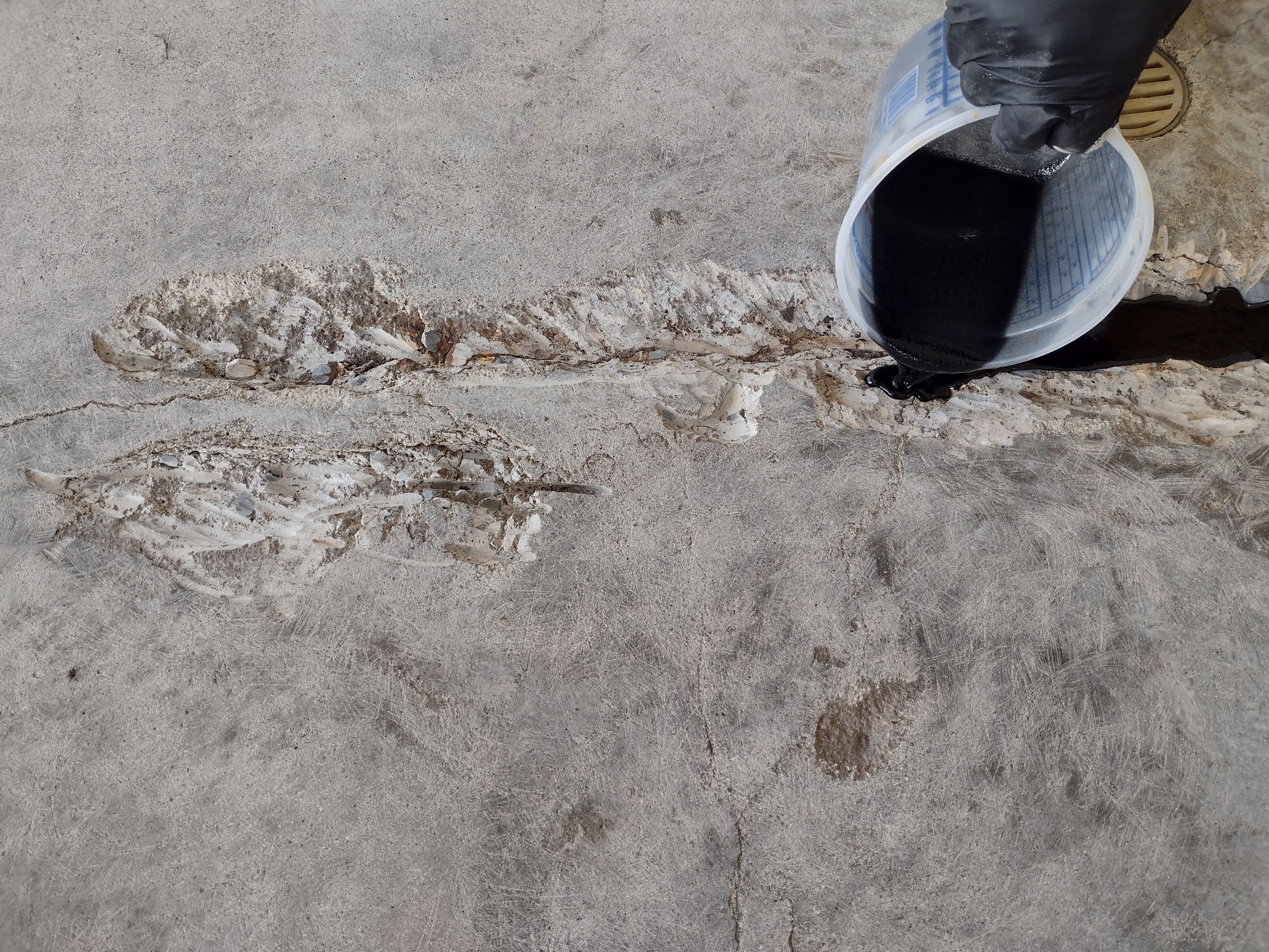 Garage using Silver Creek by Select Painting, Coatings & Garage Cabinets